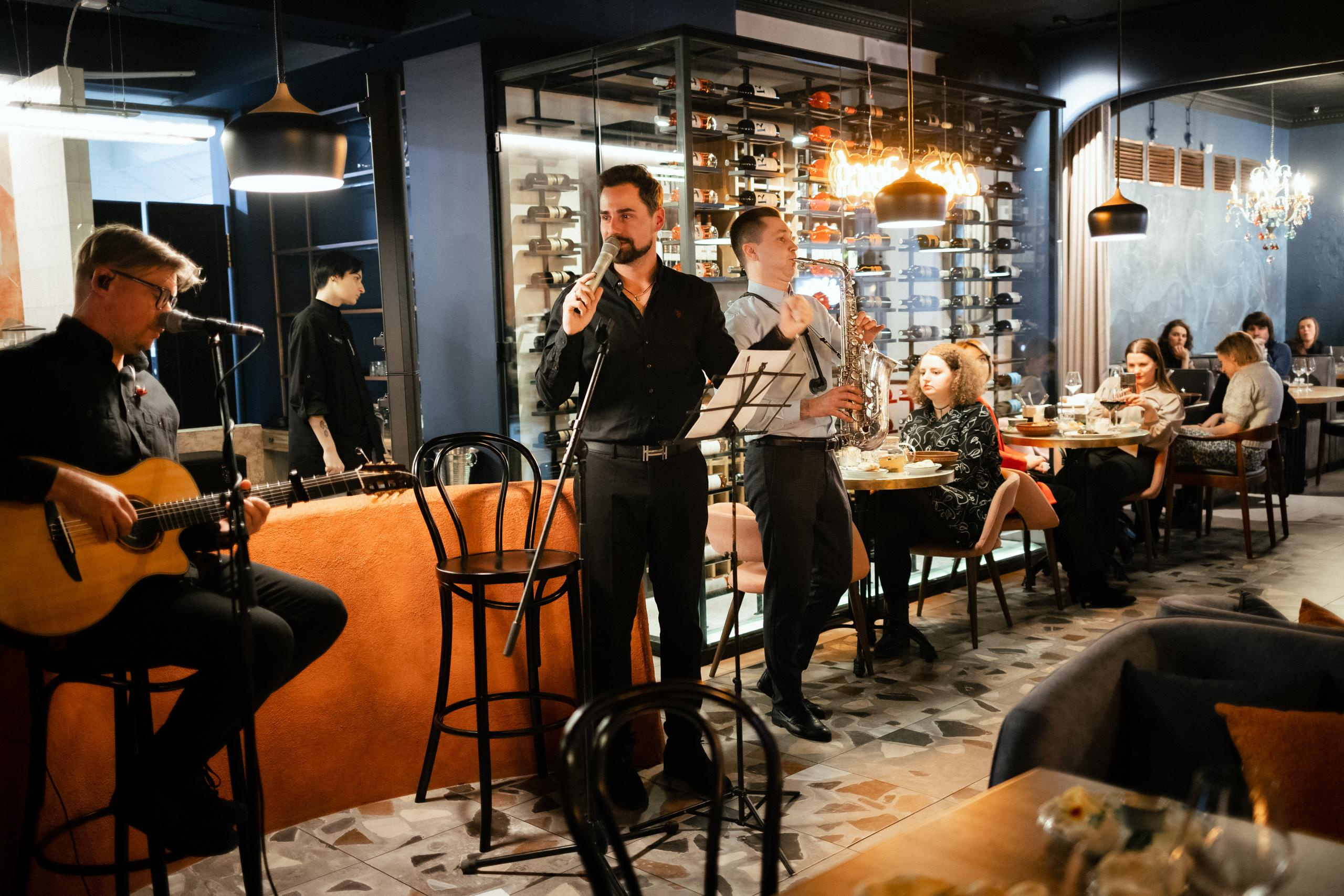 МУЗЫКАЛЬНО-ПОЭТИЧЕСКИЙ ВЕЧЕР С ИВАНОМ ЗАСУХИНЫМ. СВОИ. ФОТООТЧЕТЫ-СОБЫТИЯ-МЕСТА