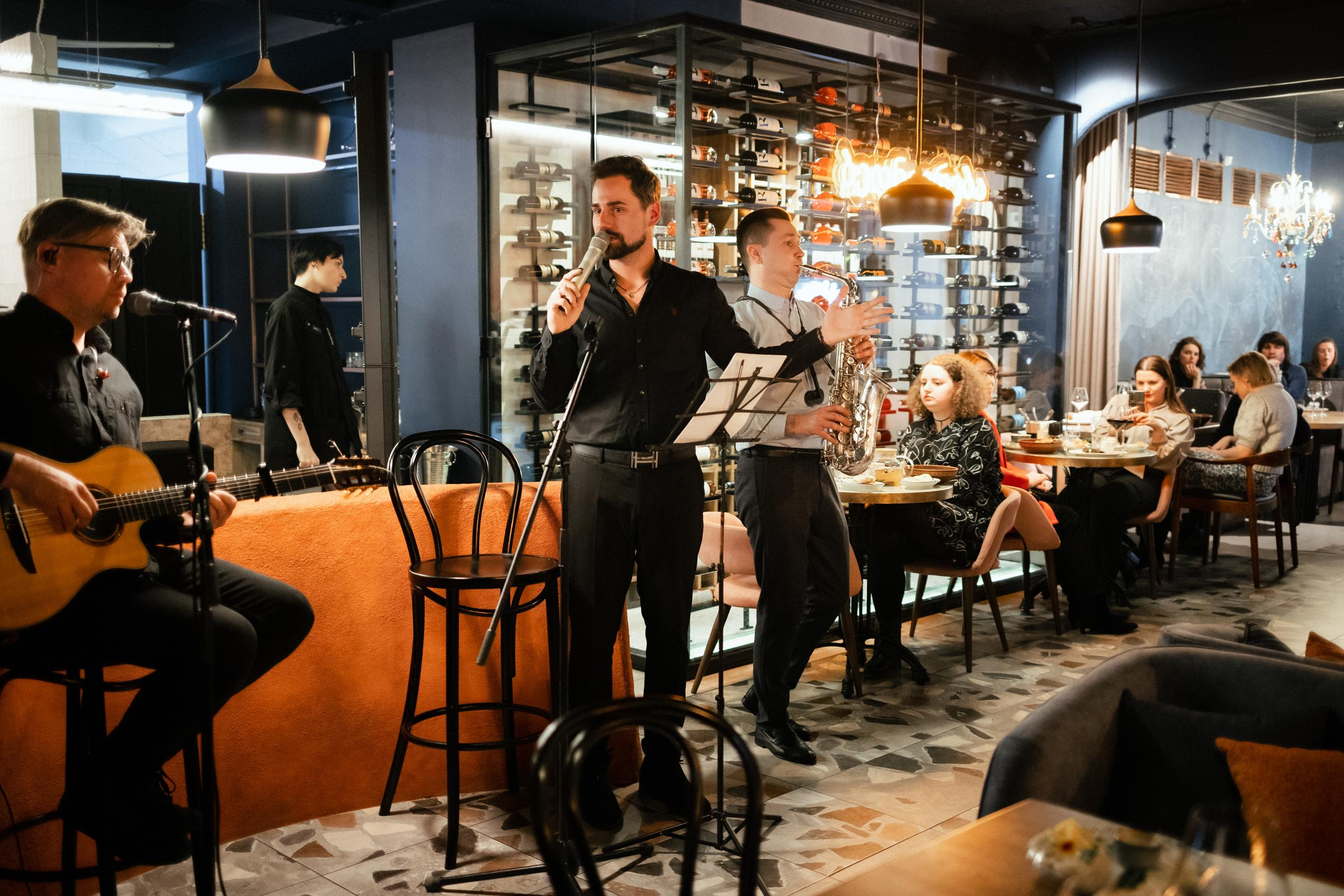 МУЗЫКАЛЬНО-ПОЭТИЧЕСКИЙ ВЕЧЕР С ИВАНОМ ЗАСУХИНЫМ. СВОИ. ФОТООТЧЕТЫ-СОБЫТИЯ-МЕСТА