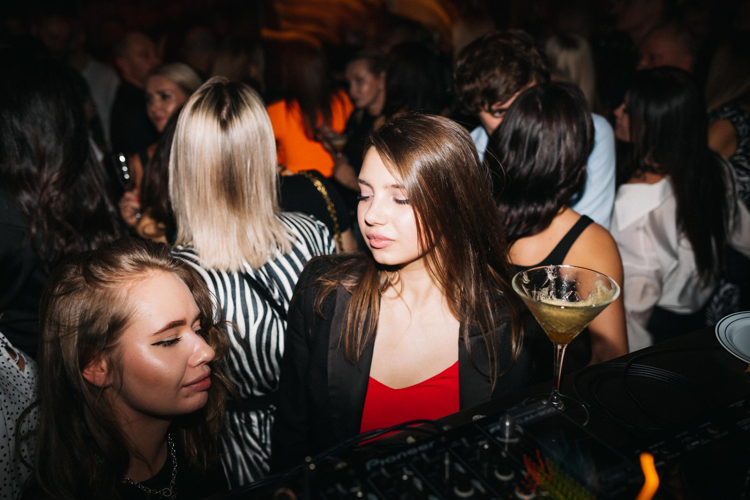 CHOCOLATE [ПРОЩАЛЬНАЯ ВЕЧЕРИНКА]. СВОИ. ФОТООТЧЕТЫ-СОБЫТИЯ-МЕСТА