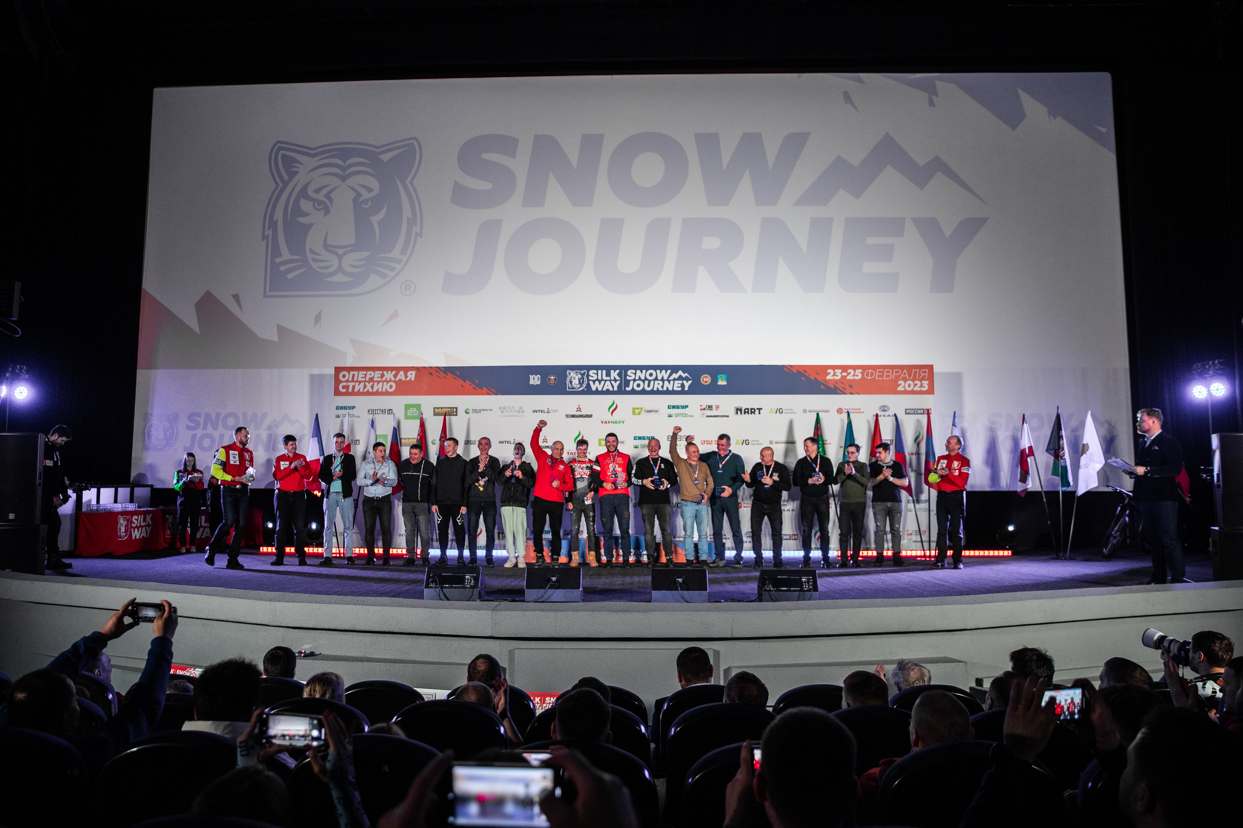 РЕКЛАМНЫЕ КОНСТРУКЦИИ И ЗАСТРОЙКИ. Портфолио