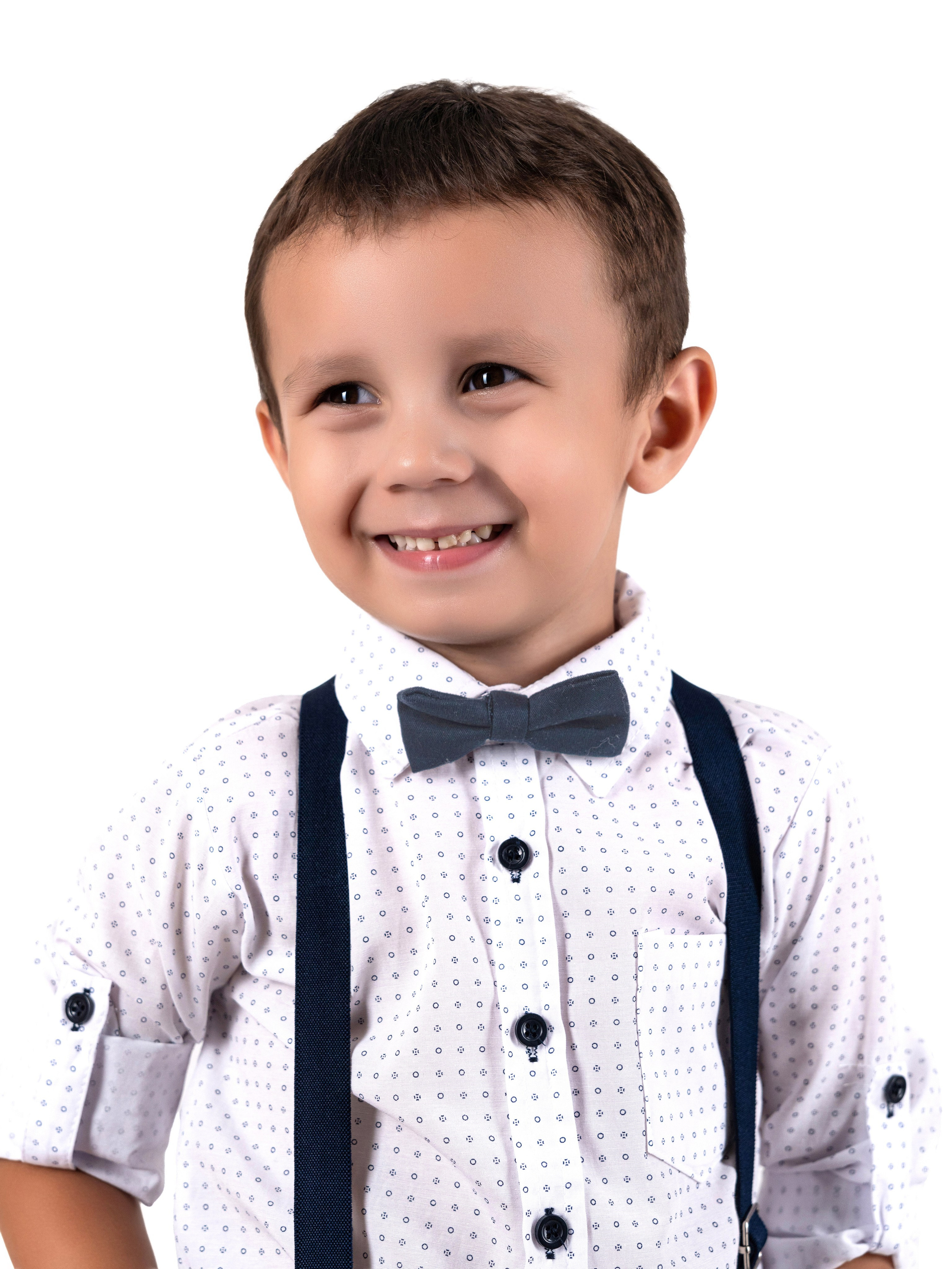 Детский костюм джентльмена, модельная съемка для маркетплейсов. Олейник Денис — предметный фотограф, фотограф для маркетплейсов в Казани