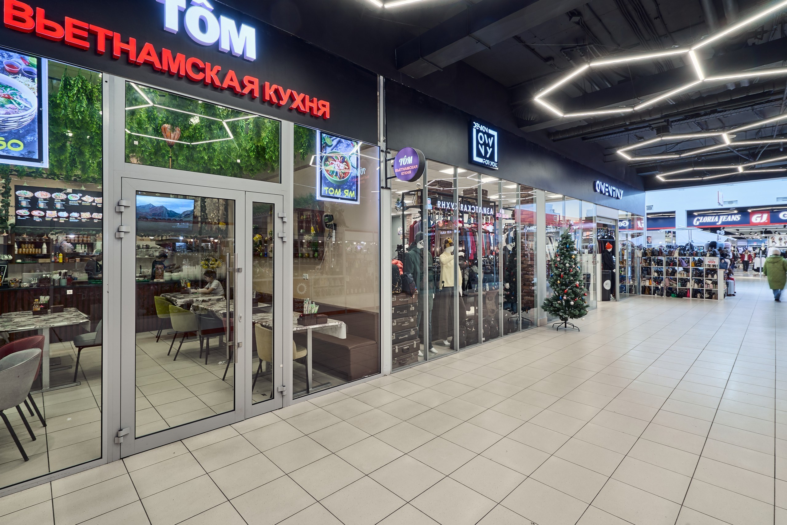 Интерьерная съемка в коридоре 2-го этажа ТЦ "Солнечный" 