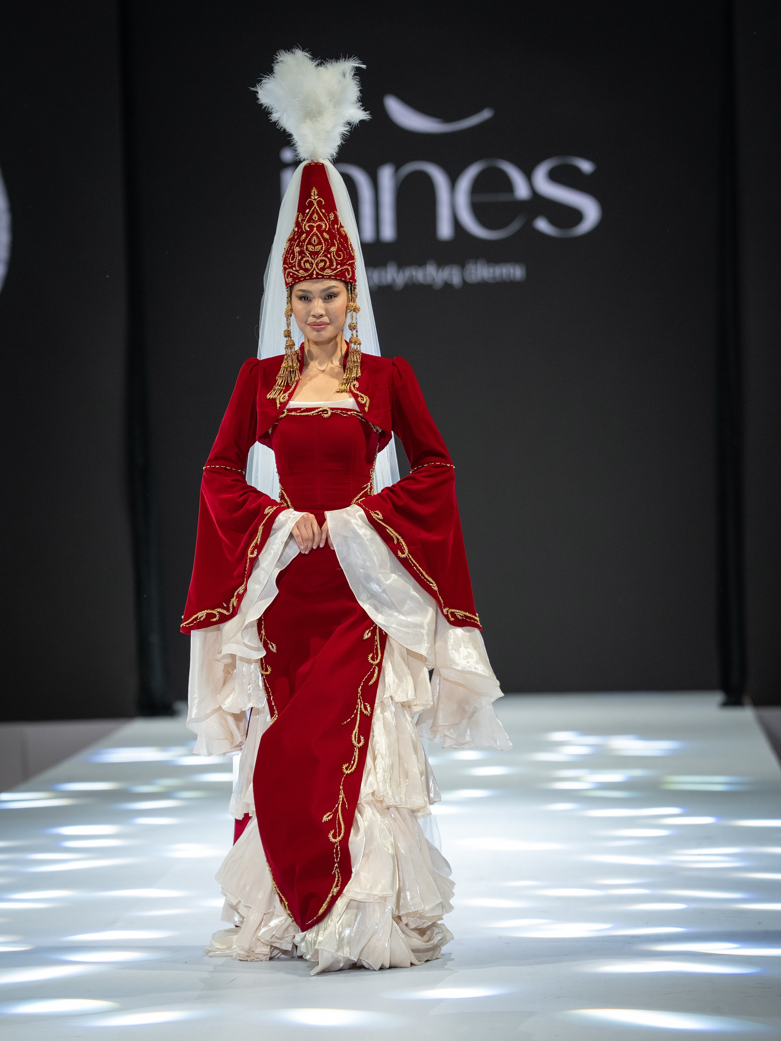 EURASIAN FASHION WEEK Innes. Сайт Алматинского НЮ АРТ, будуар и фэшн фотографа Дениса Карпенко