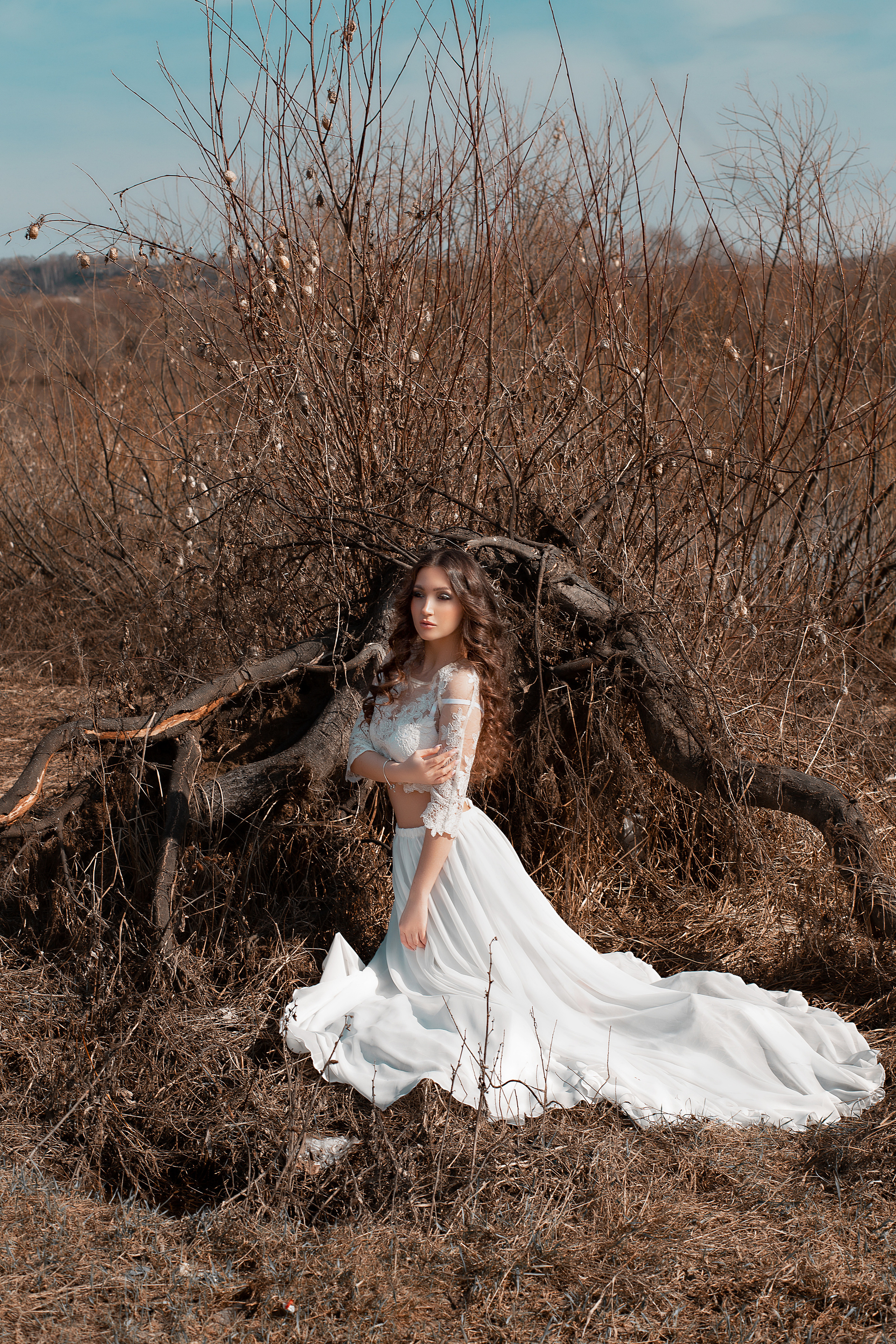 Белое платье из шифона/костюм (размер платья 42-50, размер костюма 40-44). Фотосессия с лошадьми в Нижнем Новгороде