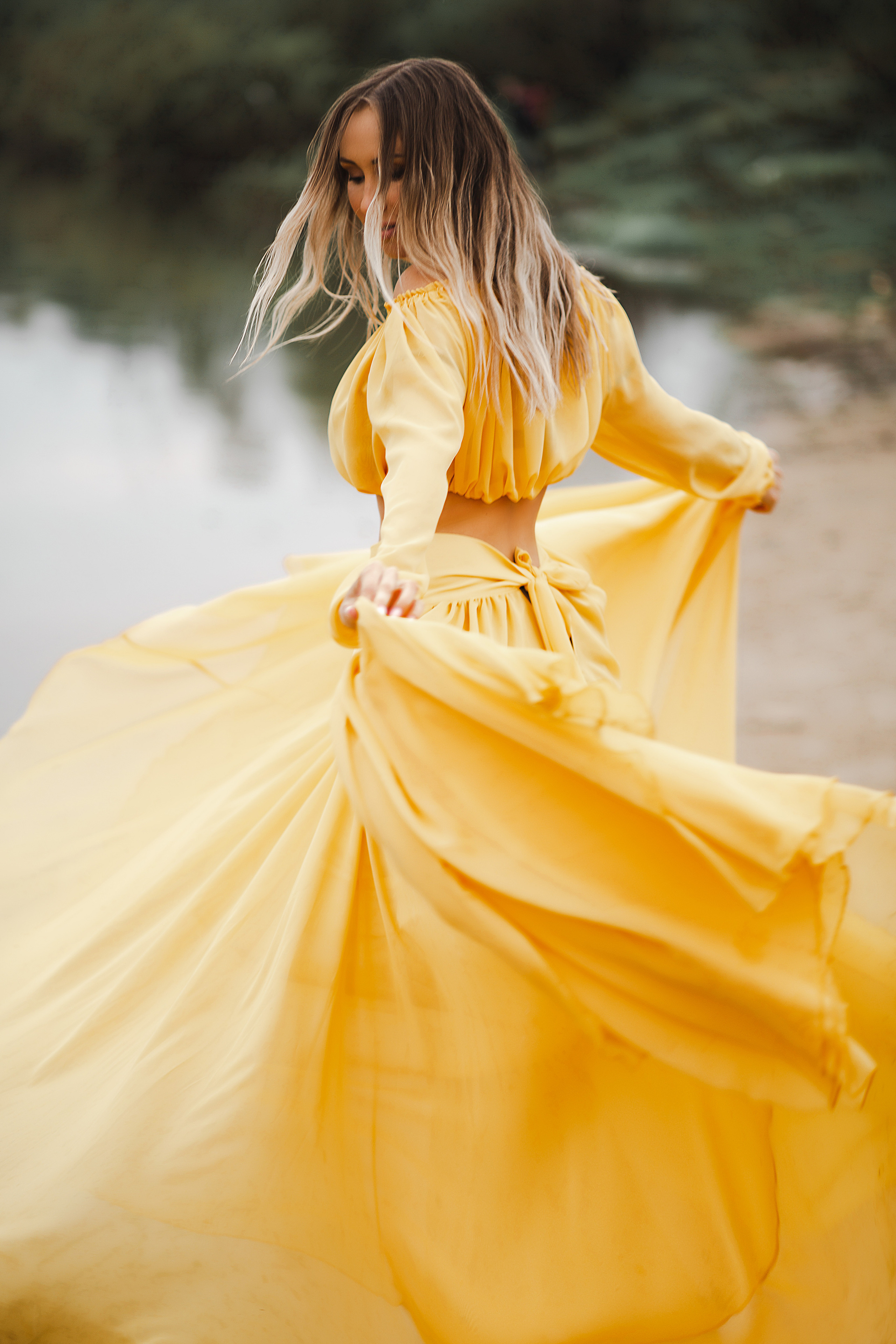 Желтый костюм юбка+топ (размер 42-48). Фотосессия с лошадьми в Нижнем Новгороде