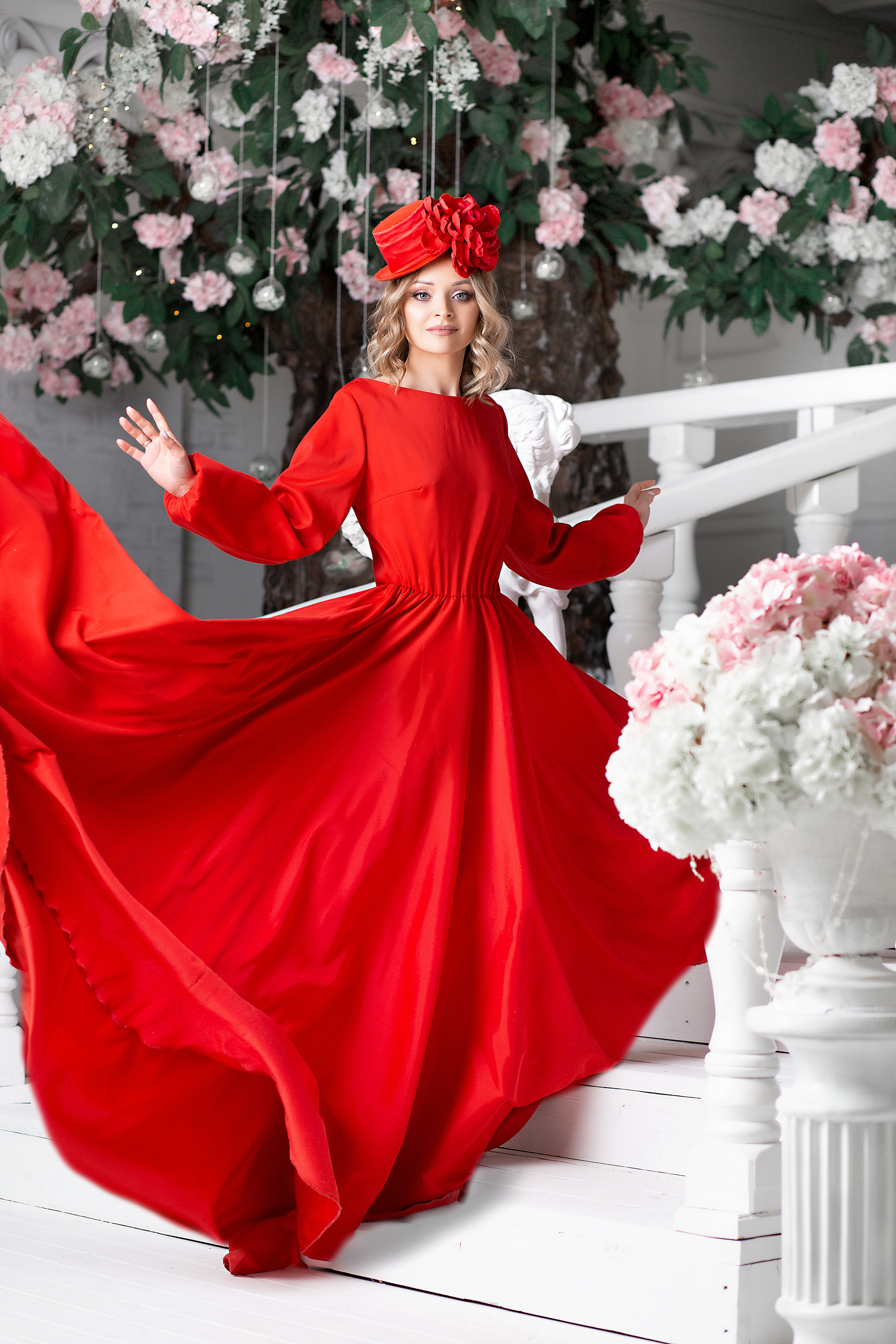 КРАСНОЕ ПЛАТЬЕ (размер 42-48). Фотосессия с лошадьми в Нижнем Новгороде