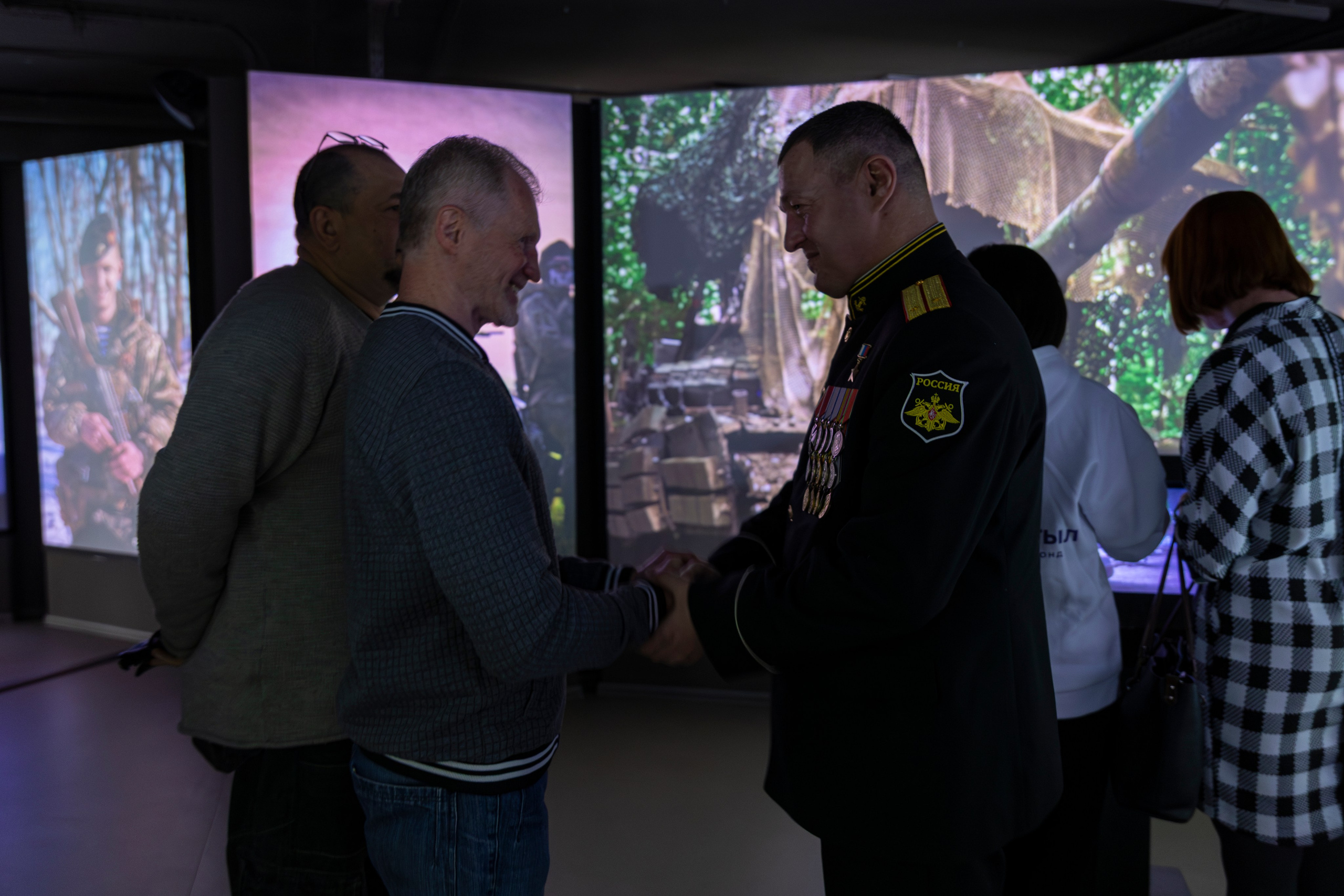 Выставка «Чёрные береты. Где мы, там — победа!». Олег Катакинов| Репортажный фотограф в городе у моря (Владивосток)