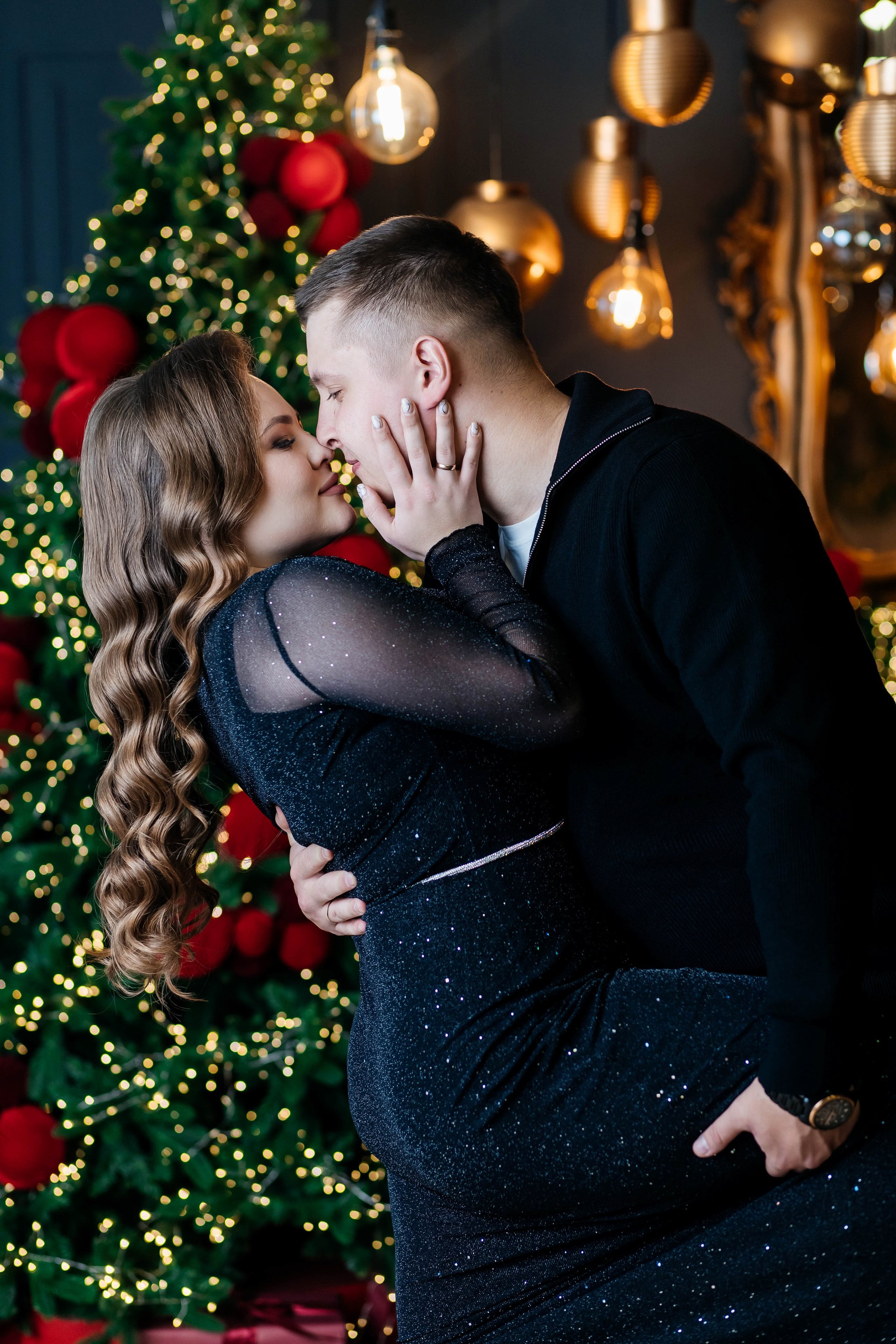 Мария и Вадим НГ 2026. Женский фотограф в Оренбурге Ирина Заводчикова