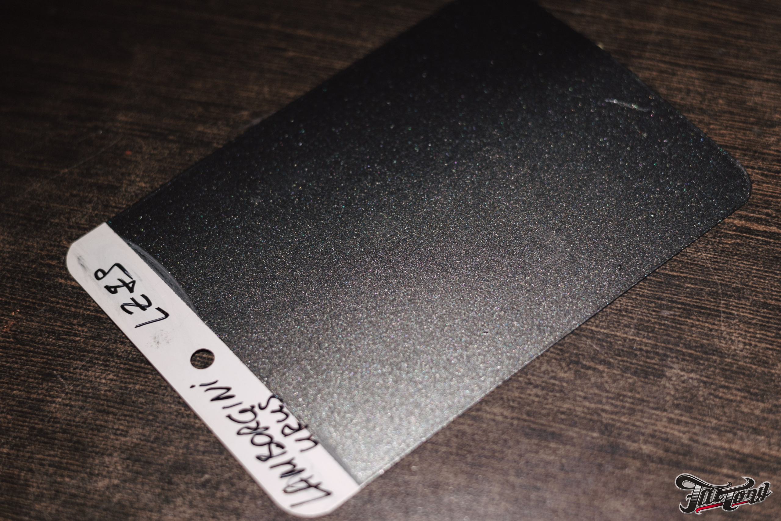 Lamborghini Urus перешив поврежденных элементов салона, окрас капота и деталей. DeLorein