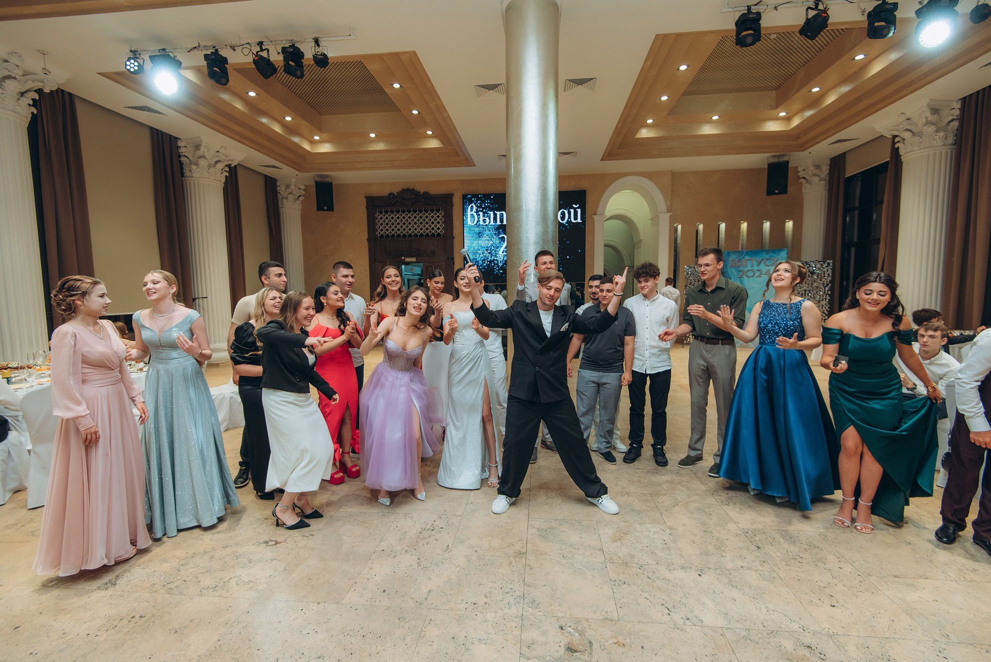 Выпускной 9-11классы. Выпускные книги Анапа Новороссийск Краснодар