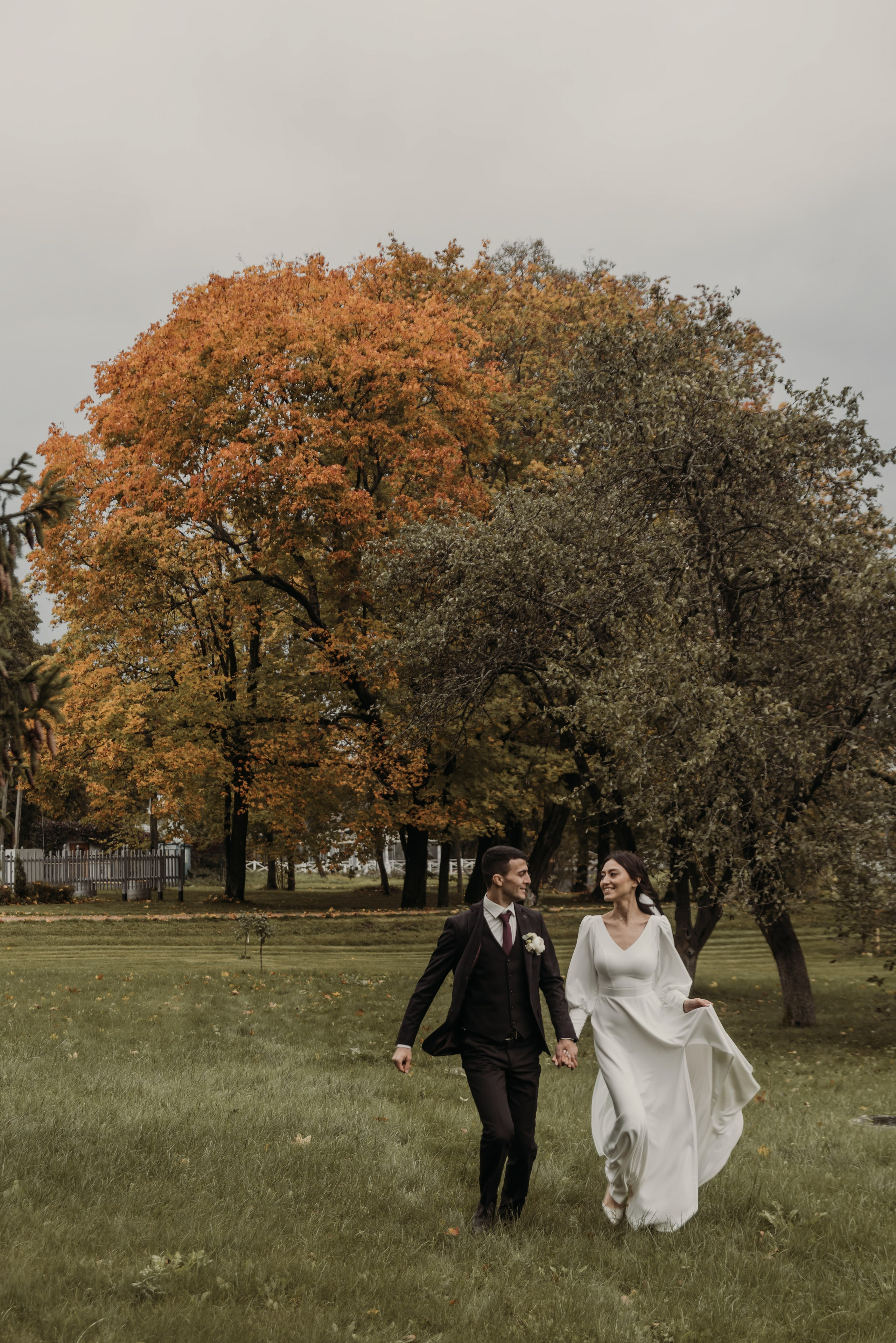 Свадебная фотосессия в Твери в красивой локации в замке в Московской области. Свадебный фотограф в Твери, Москве и Санкт-Петербурге Денисова Екатерина