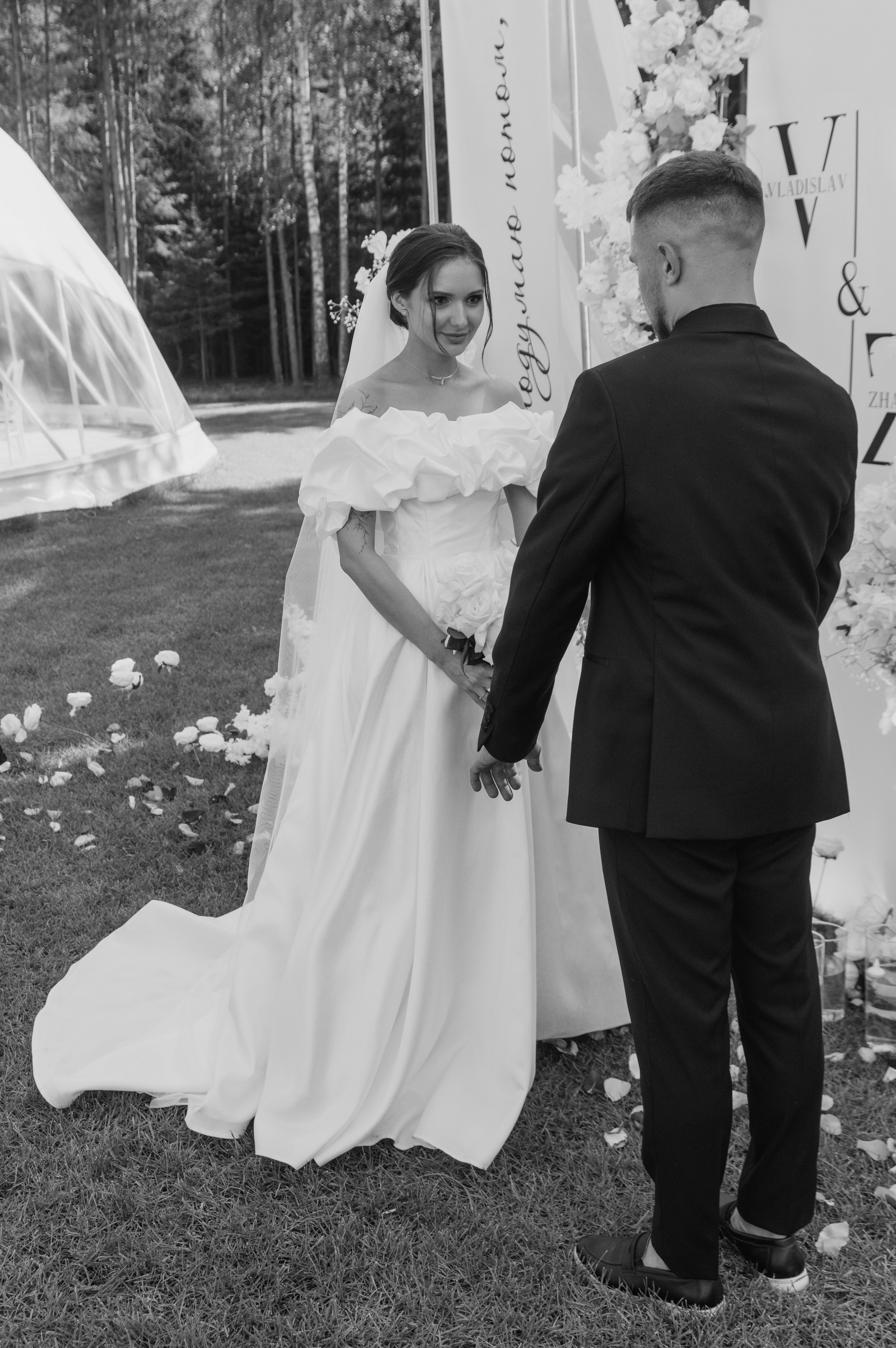 Свадебная фотосессия с утром невесты и красивым свадебным банкетом. Свадебный фотограф в Твери, Москве и Санкт-Петербурге Денисова Екатерина