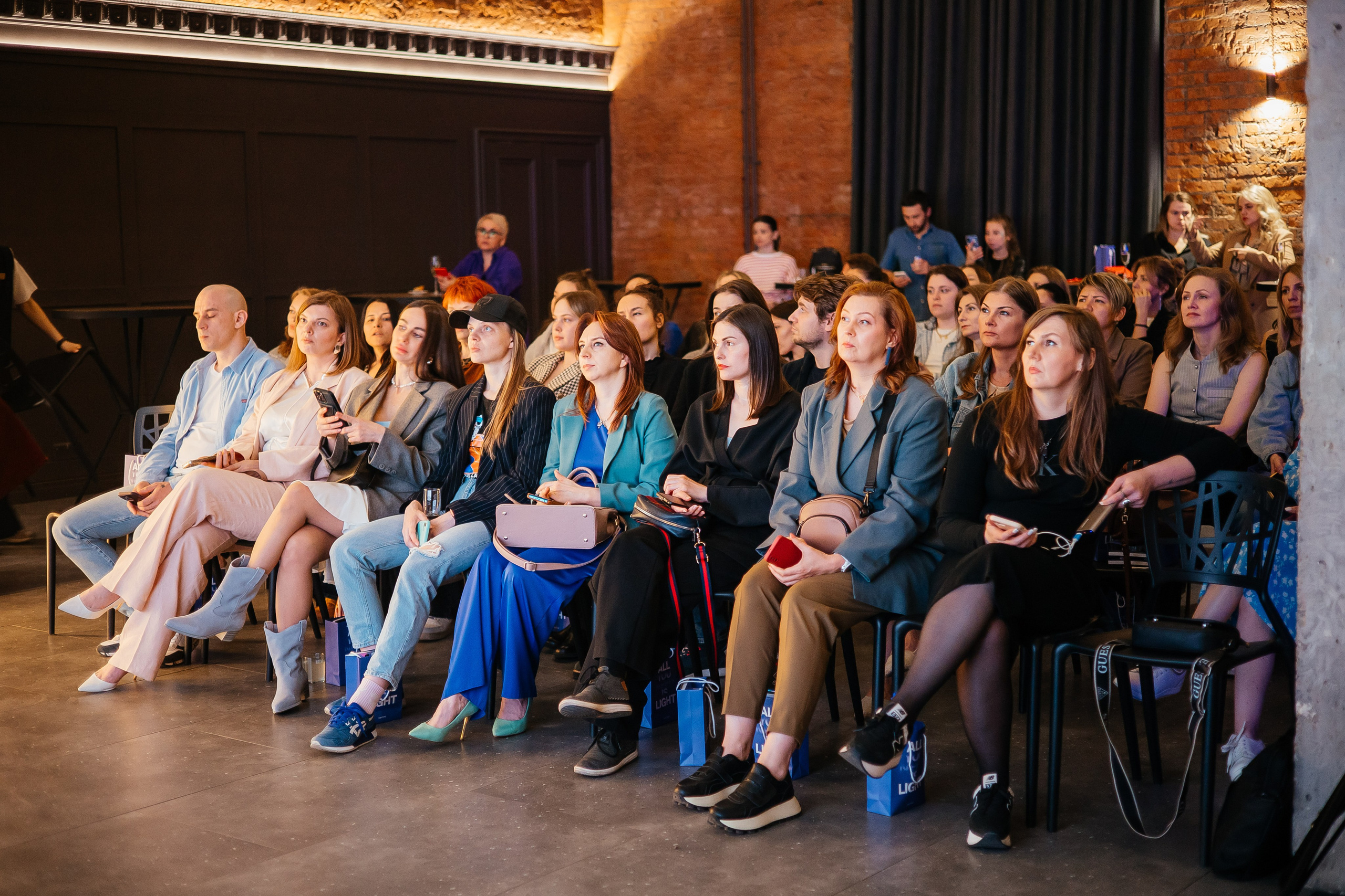 Презентация новинок систем света Maytoni в One way loft. Фотограф в Красноярске Надежда Воскресенская