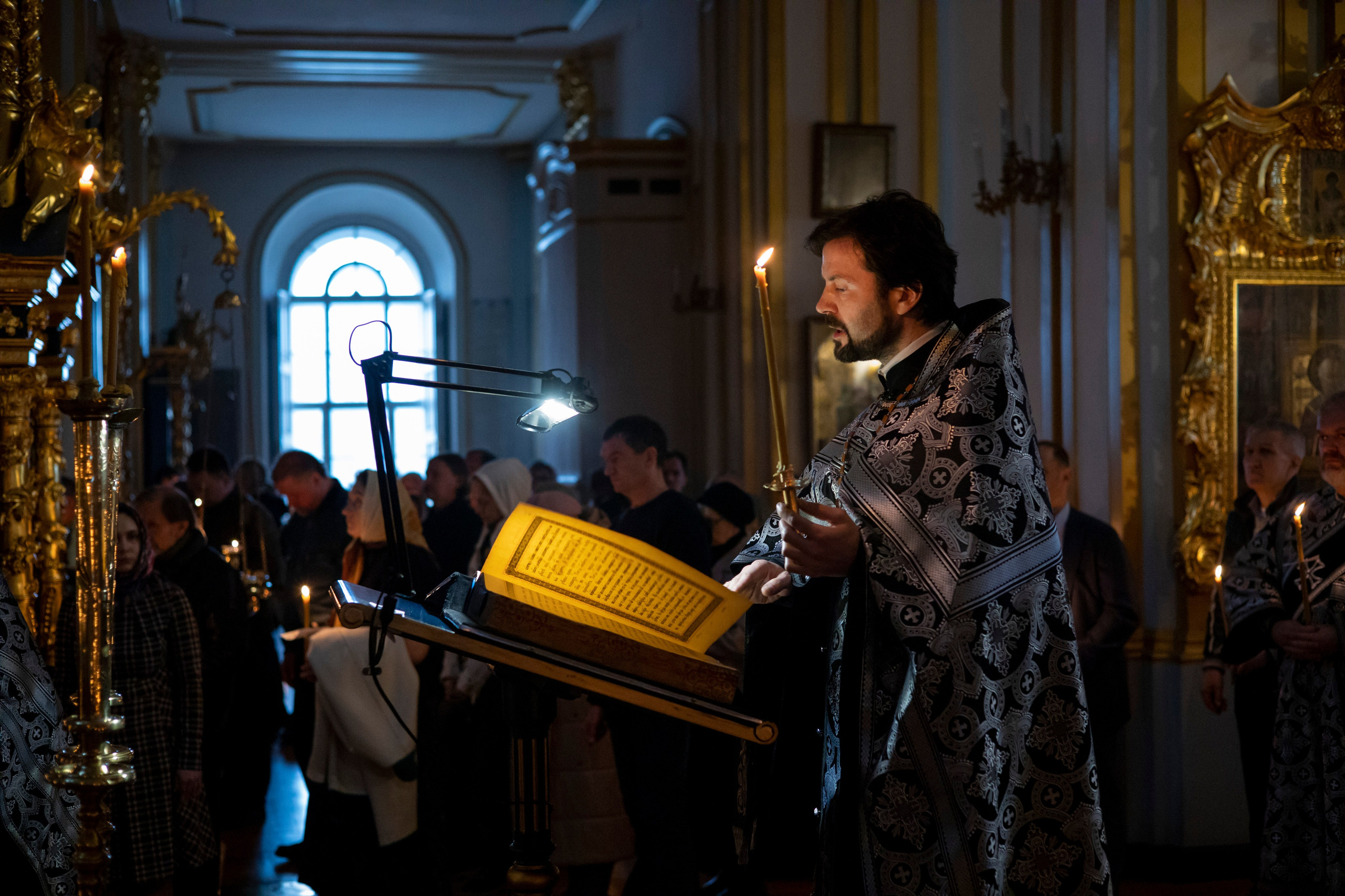 УТРЕНЯ ВЕЛИКОГО ПЯТКА. НИКОЛО-БОГОЯВЛЕНСКИЙ МОРСКОЙ СОБОР
