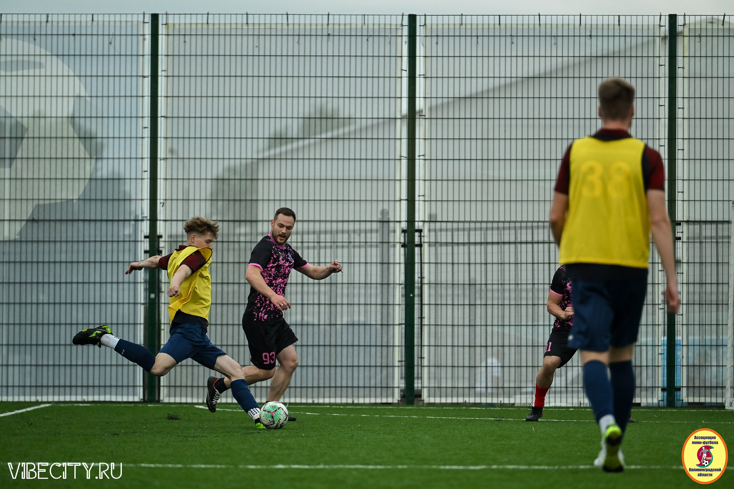ИГРЫ МИНИ-ФУТБОЛЬНОЙ ЛИГИ. VIBECITY.RU Вайб Сити Ру Фоторепортажи Фотоотчеты Калининград