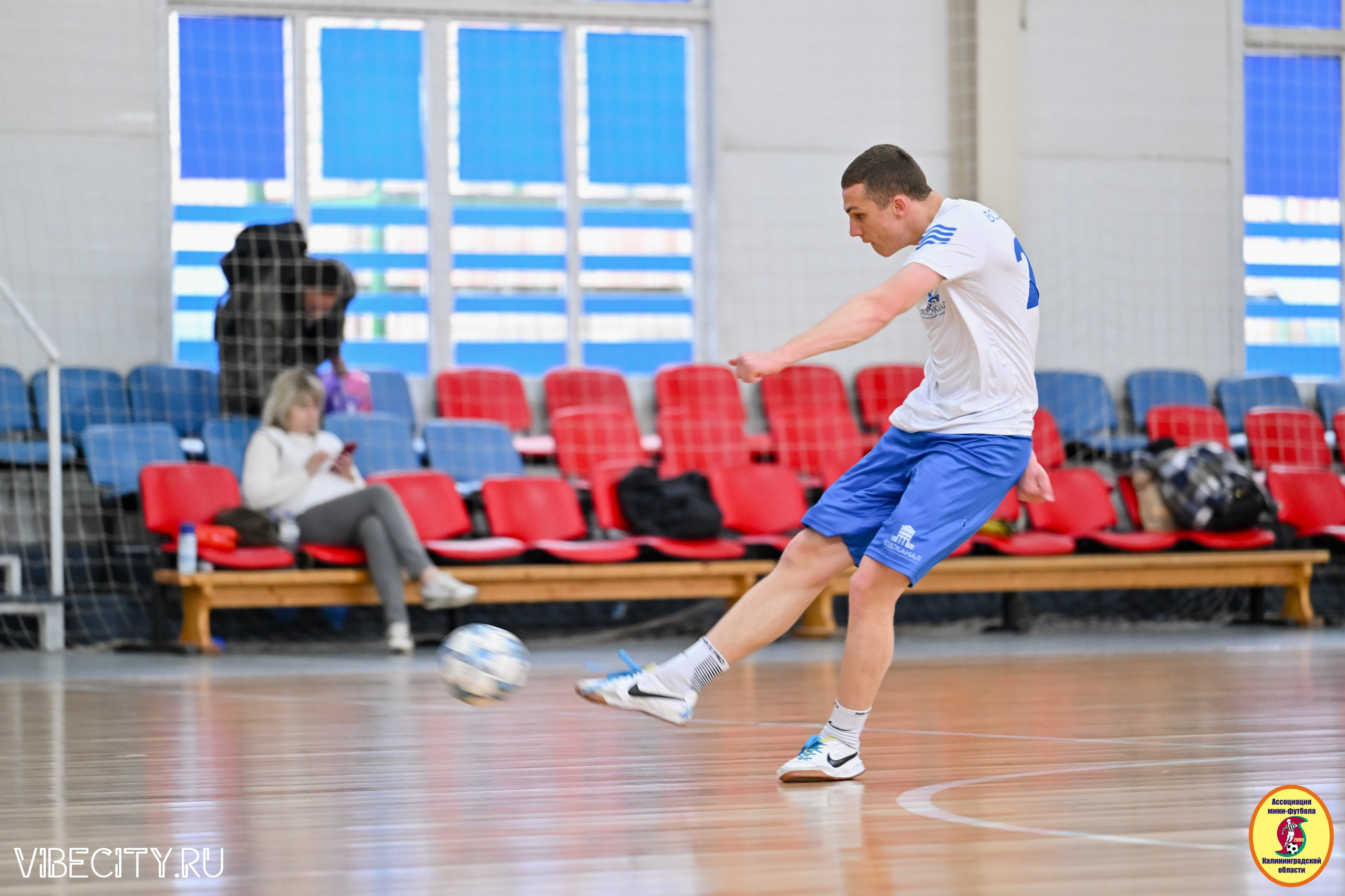 8 тур Корпоративной Бизнес-Лиги по футзалу. VIBECITY.RU Вайб Сити Ру Фоторепортажи Фотоотчеты Калининград