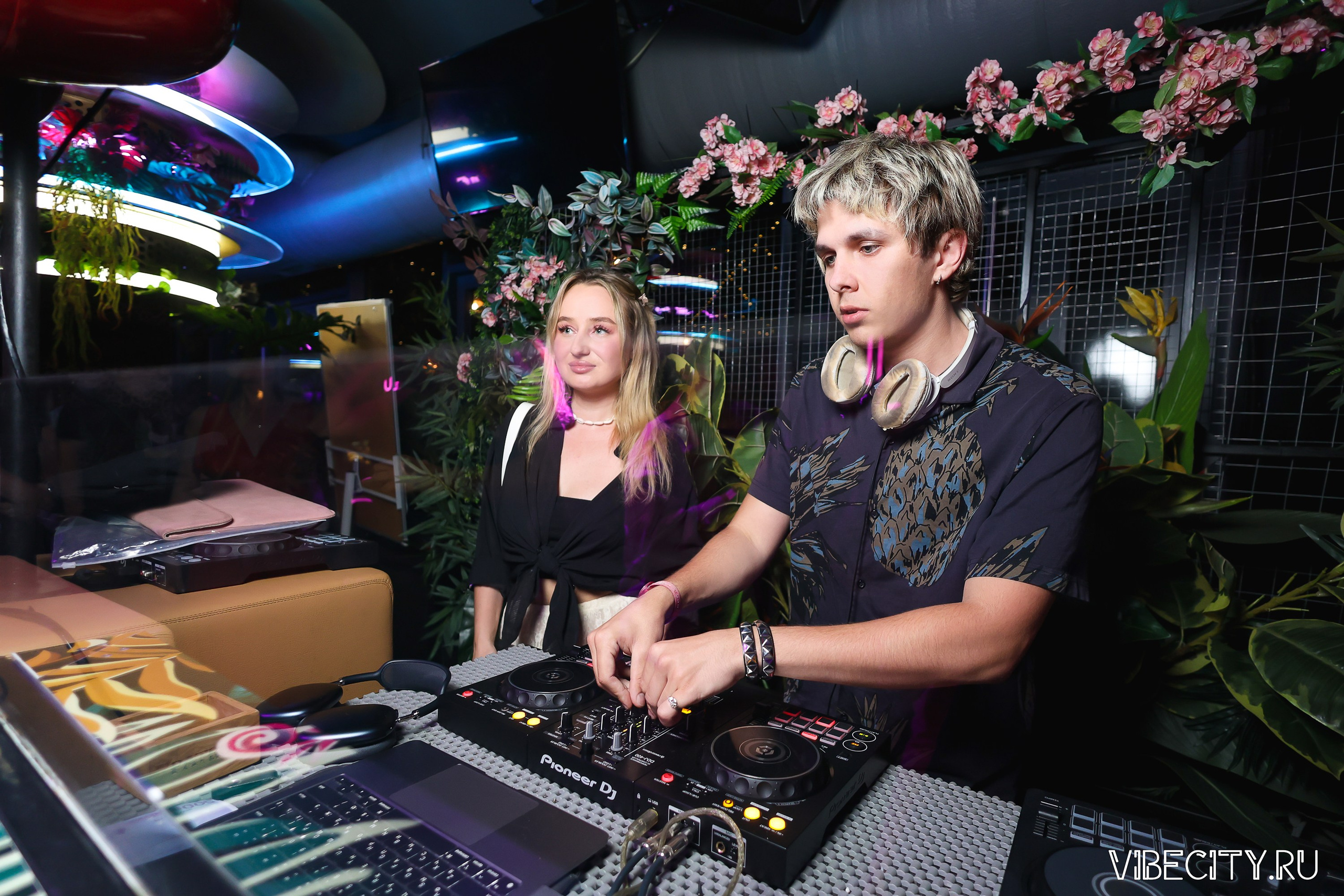 DOUBLE U. VIBECITY.RU Вайб Сити Ру Фоторепортажи Фотоотчеты Калининград