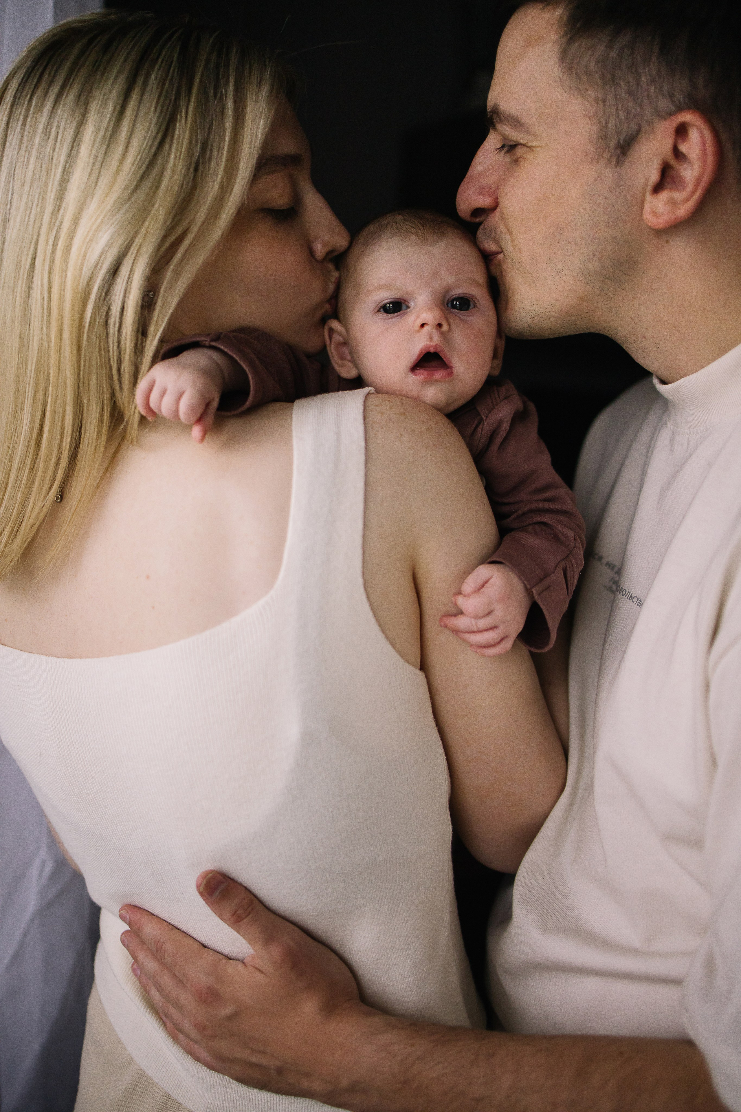 Домашняя фотосессия с новорожденным. Семейный фотограф в Томске Максимова Екатерина