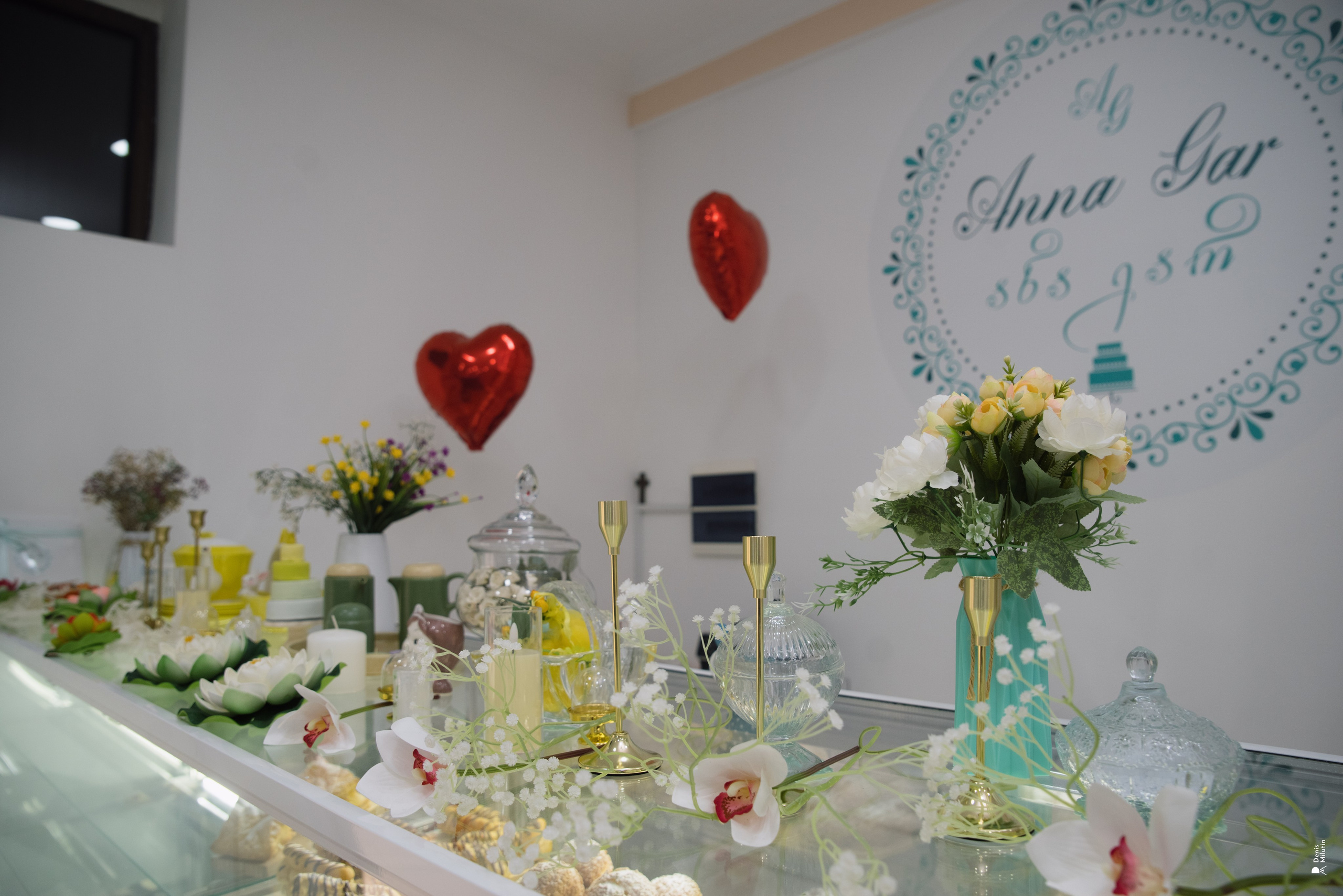 День рожденья в кафе Анна Гар. Портретный фотограф Денис Милютин