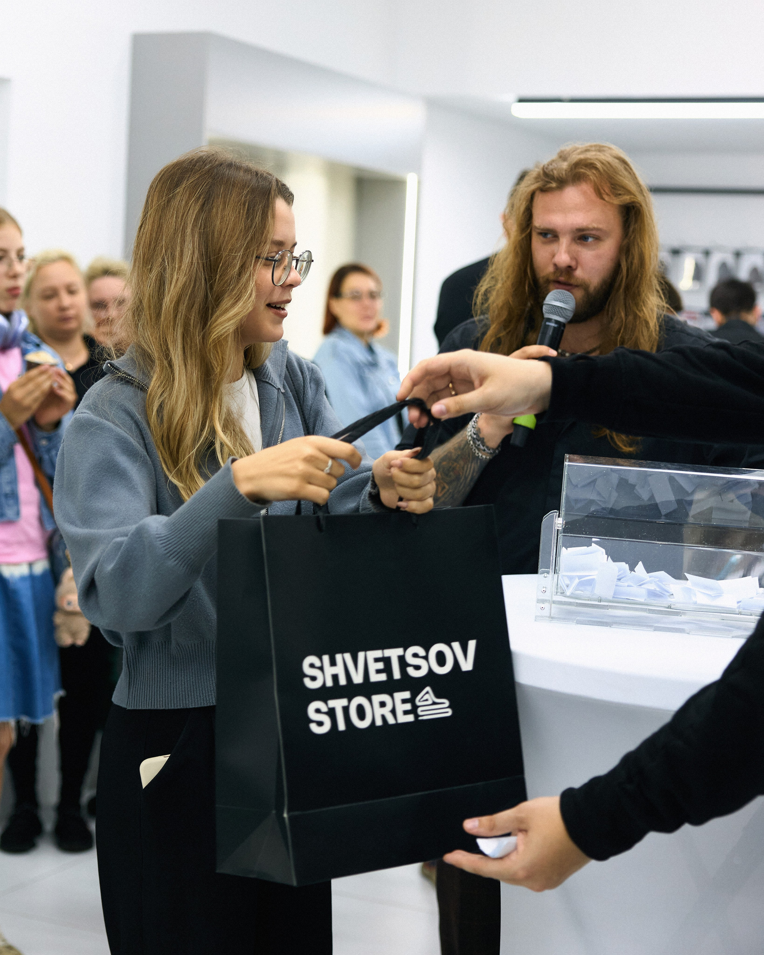 Открытие магазина техники 9:41. Фотограф Света Рыбакова