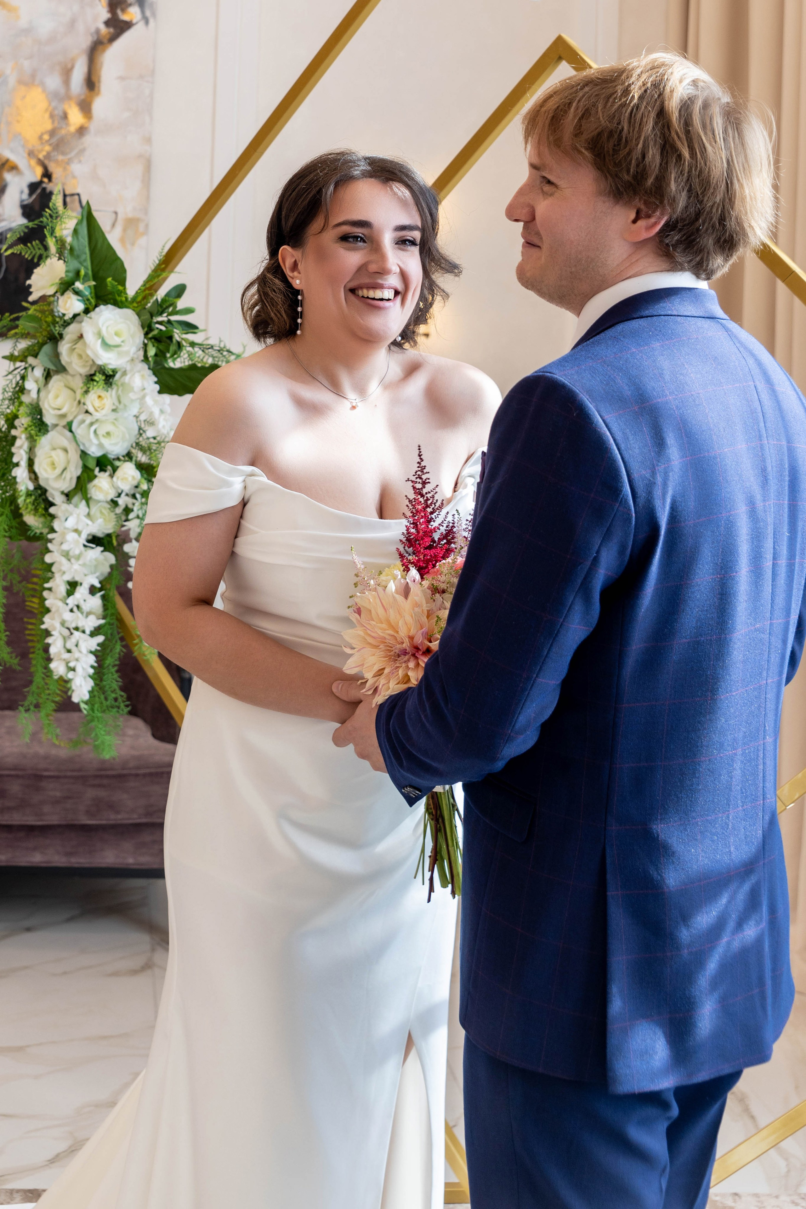 Свадебный день в Москве. Свадебный фотограф Александра Мяскова