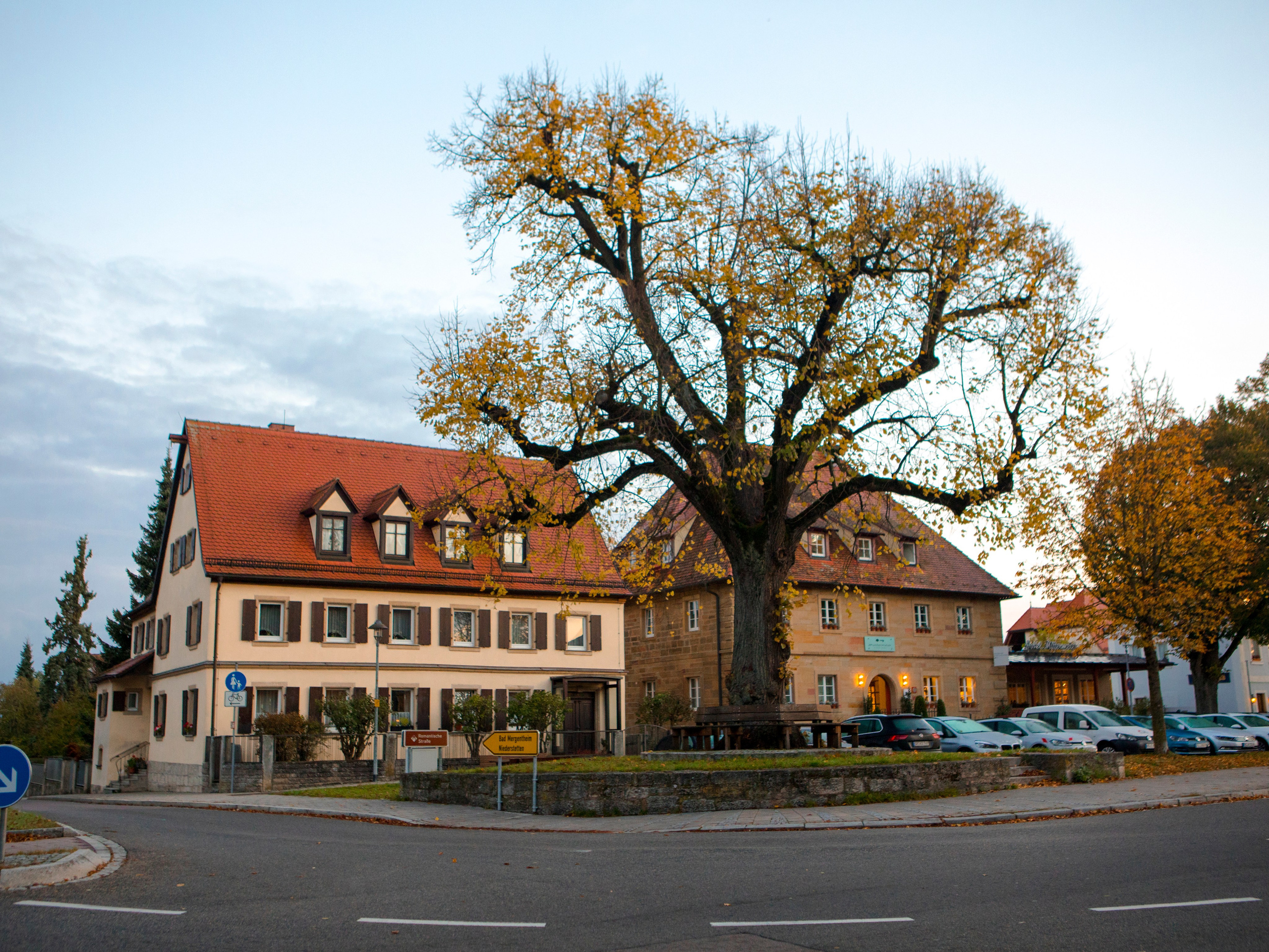 PACKAGES & PRICING. Exclusive Closing Gifts for Top Realtors | Custom House Portraits by Yulia Yurchevskaya