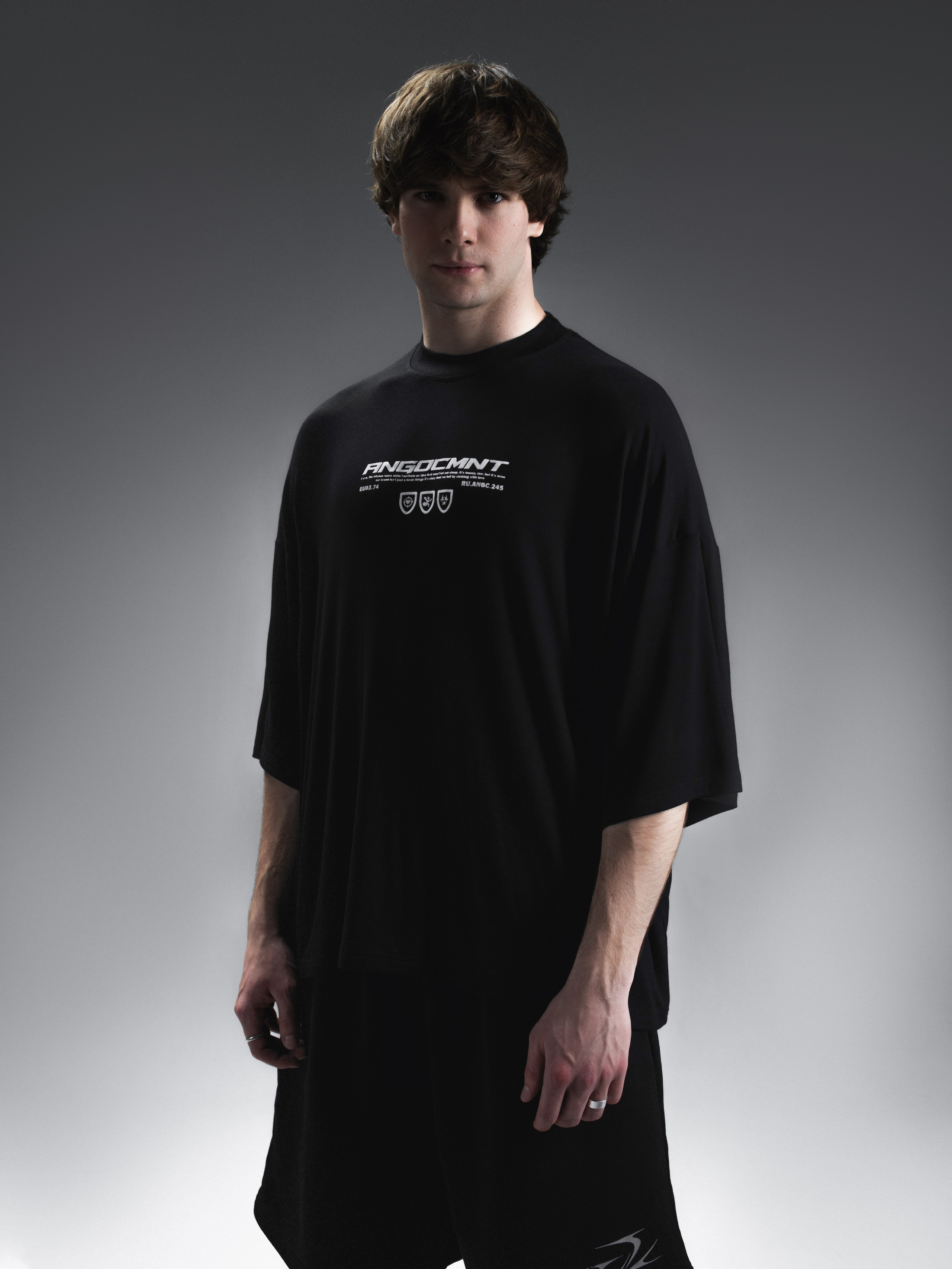 КАТАЛОГ | серый фон. RUNA production — стильные съемки для брендов