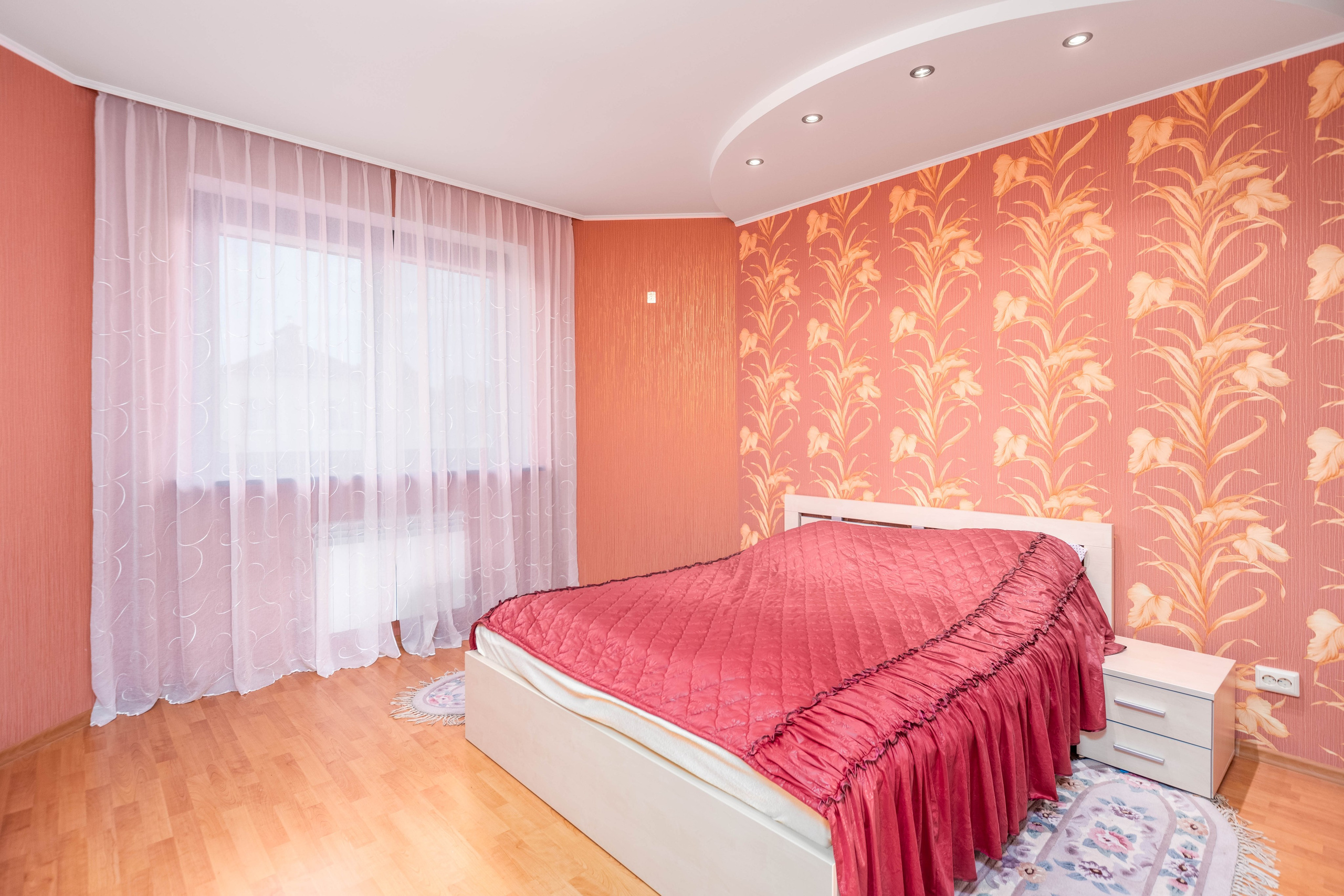 Фото интерьера спальни в коттедже в Сенице