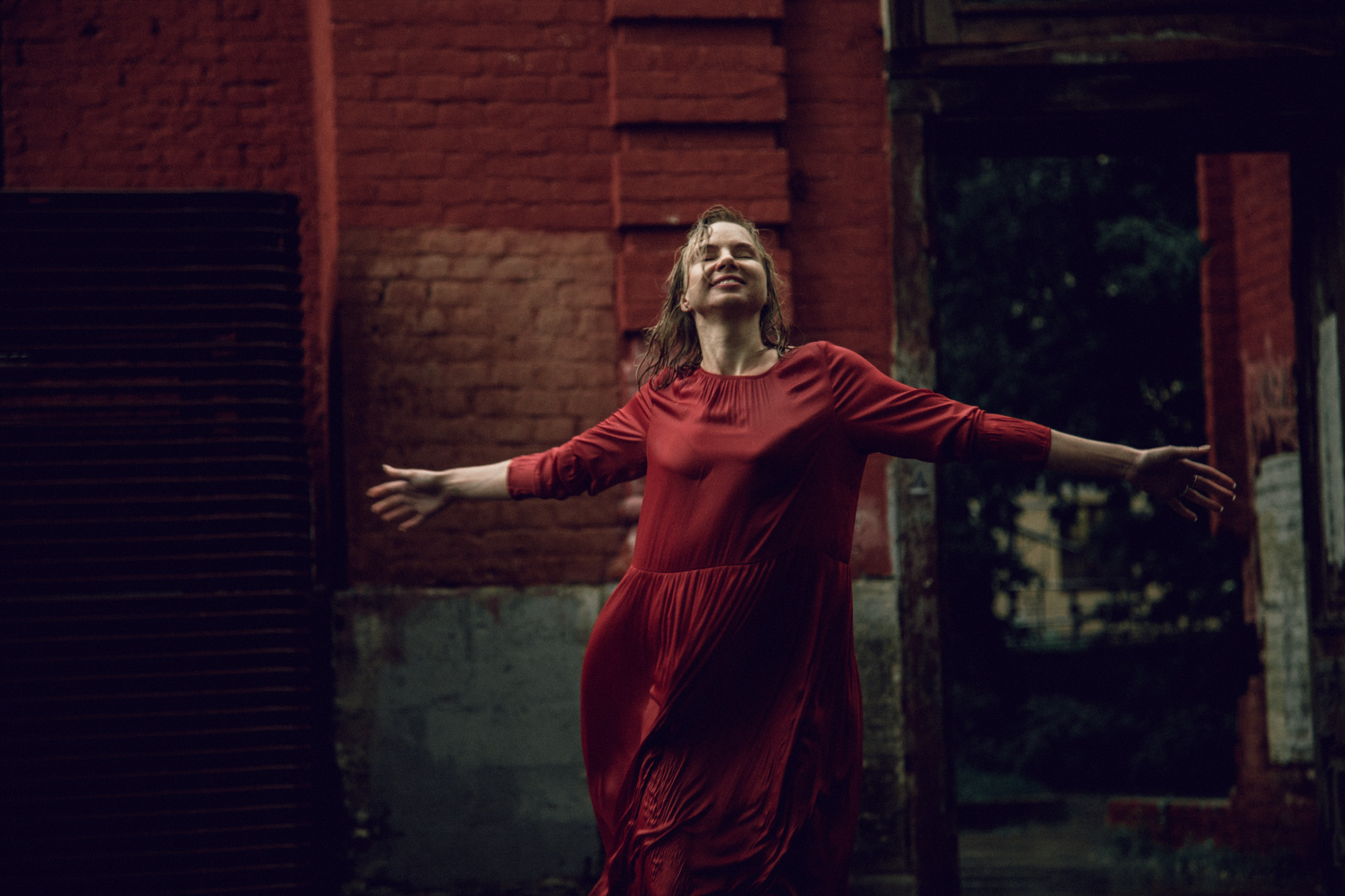 Под дождем. Фотографирую в Москве