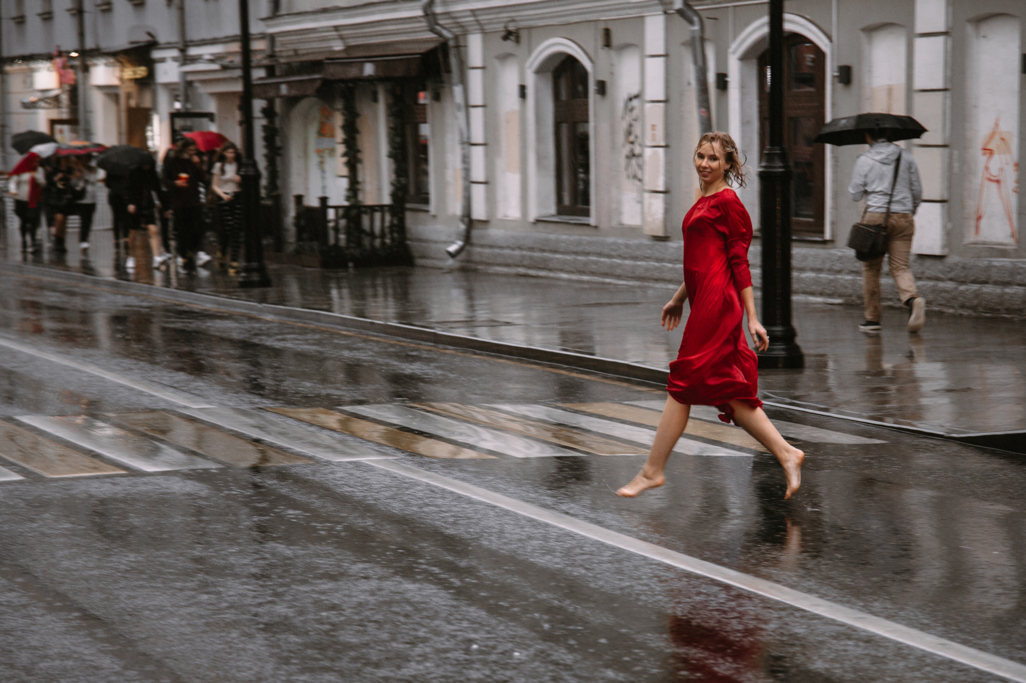 Под дождем. Фотографирую в Москве