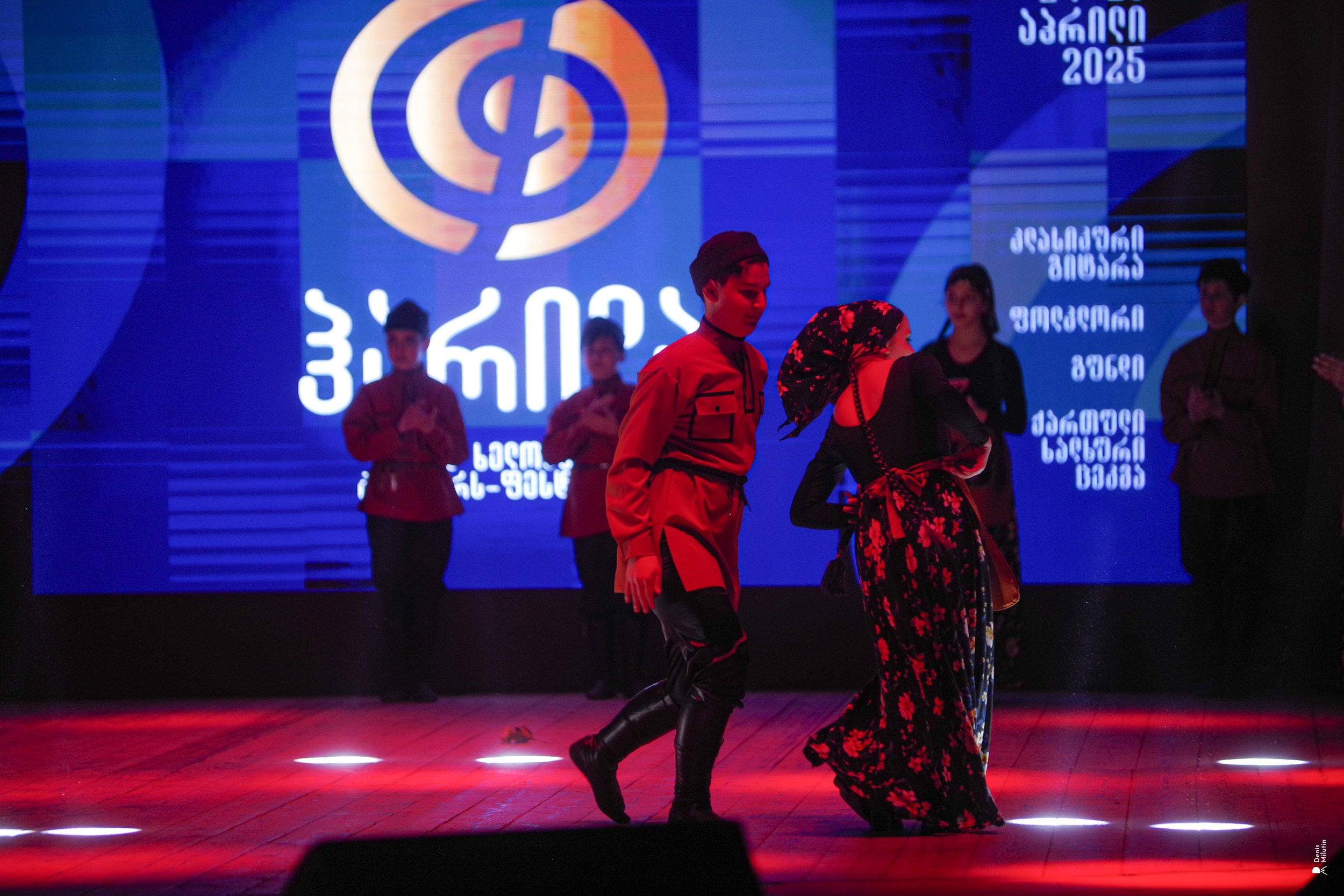 Танцы в Хоби. Портретный фотограф Денис Милютин