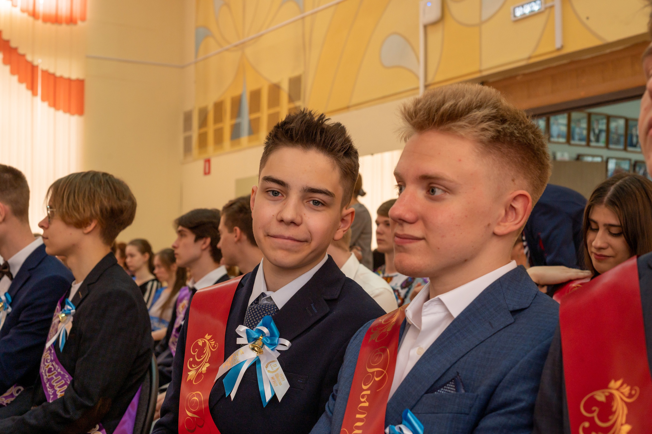 Последний звонок Школа 1412. Детский и семейный фотограф г. Москва Оксана Катаджи