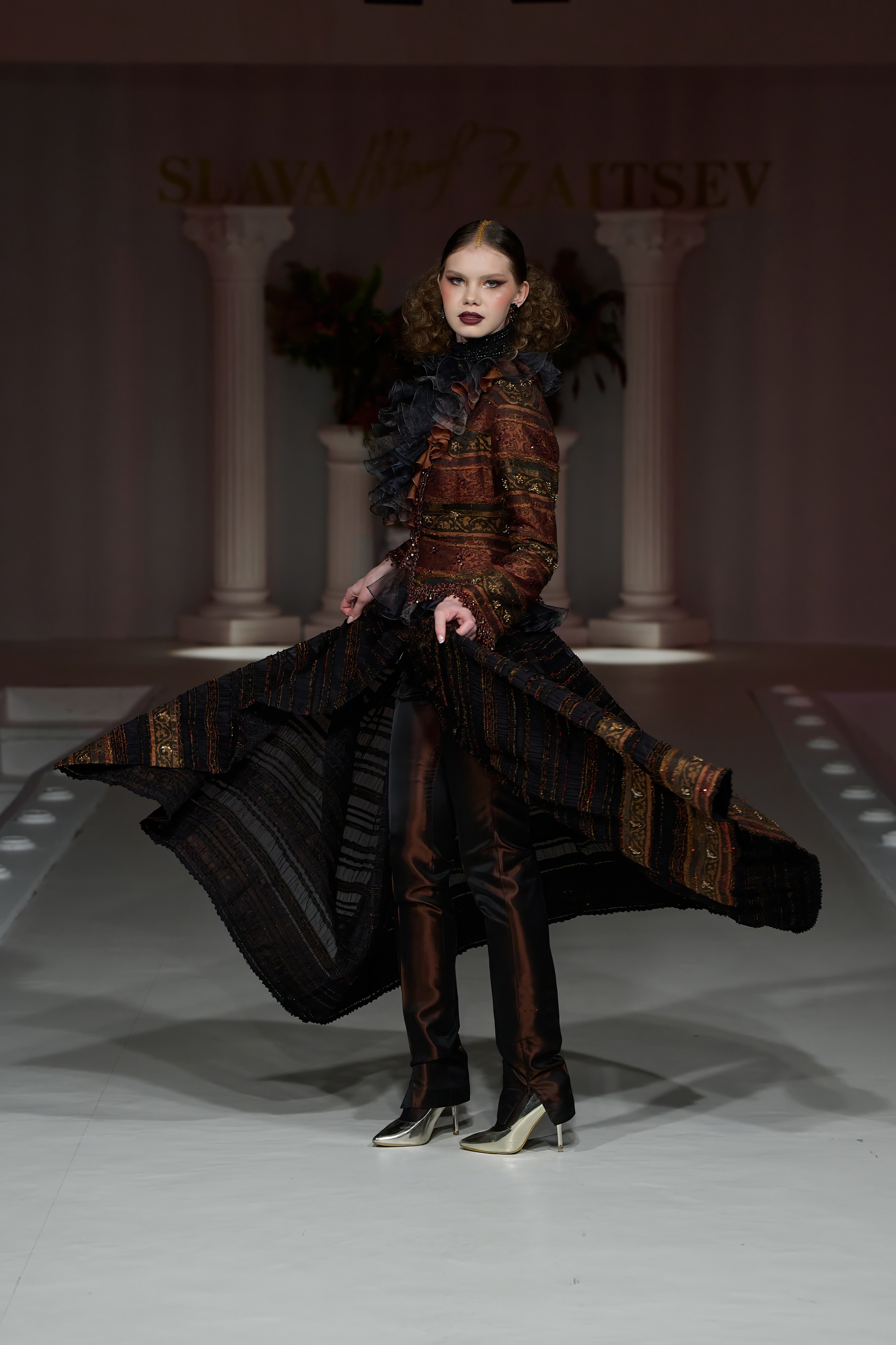 Slava&Yegor Zaitsevs. Показ-спектакль «Воспоминание». 21 июня 2025. Дима Бабушкин. Фотограф. Подиум. Репортаж. Творчество. Дорого