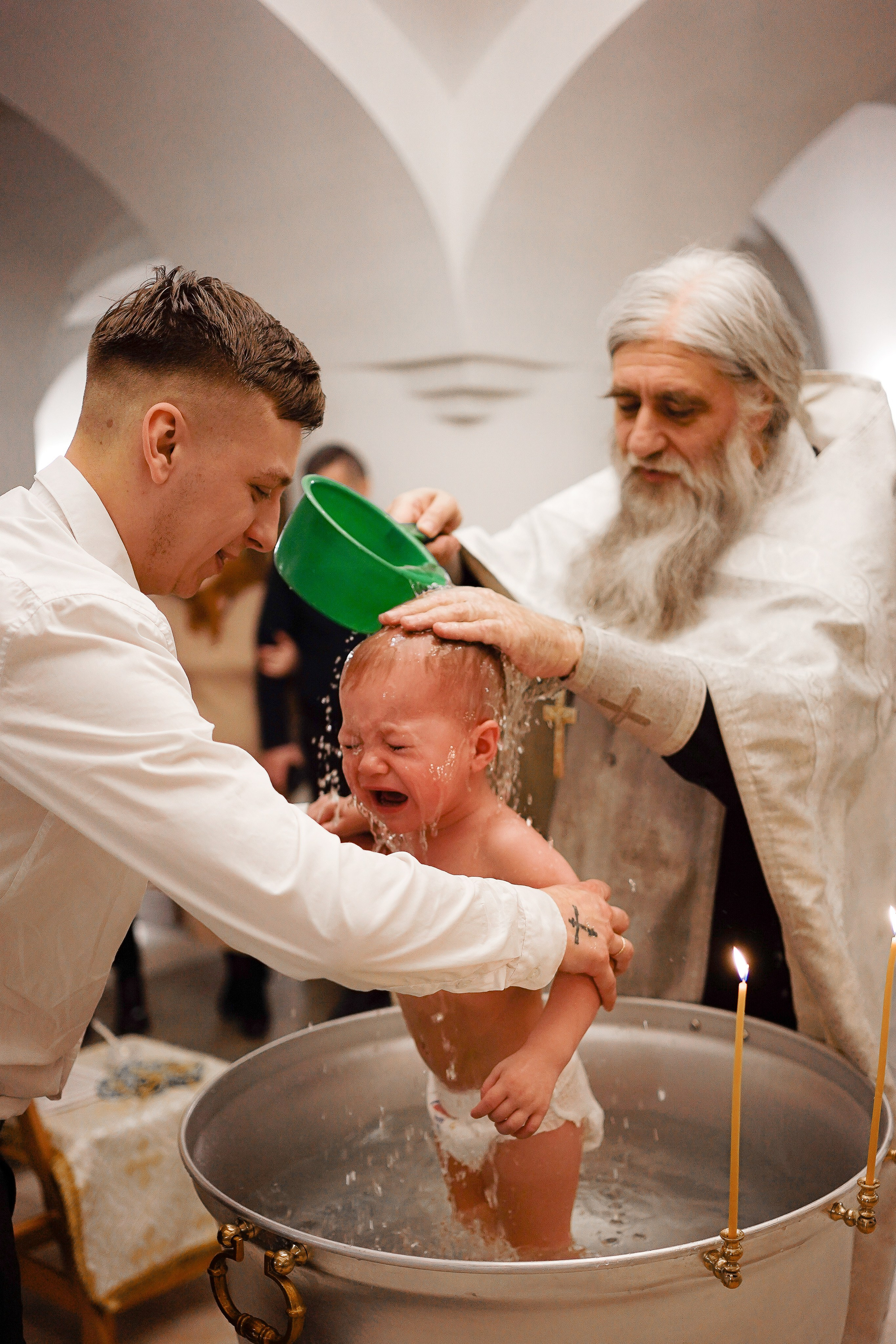 Таинство Крещения в храме Живоначальной Троицы в Троицке. Семейный и детский фотограф в Москве Екатерина Офицерова
