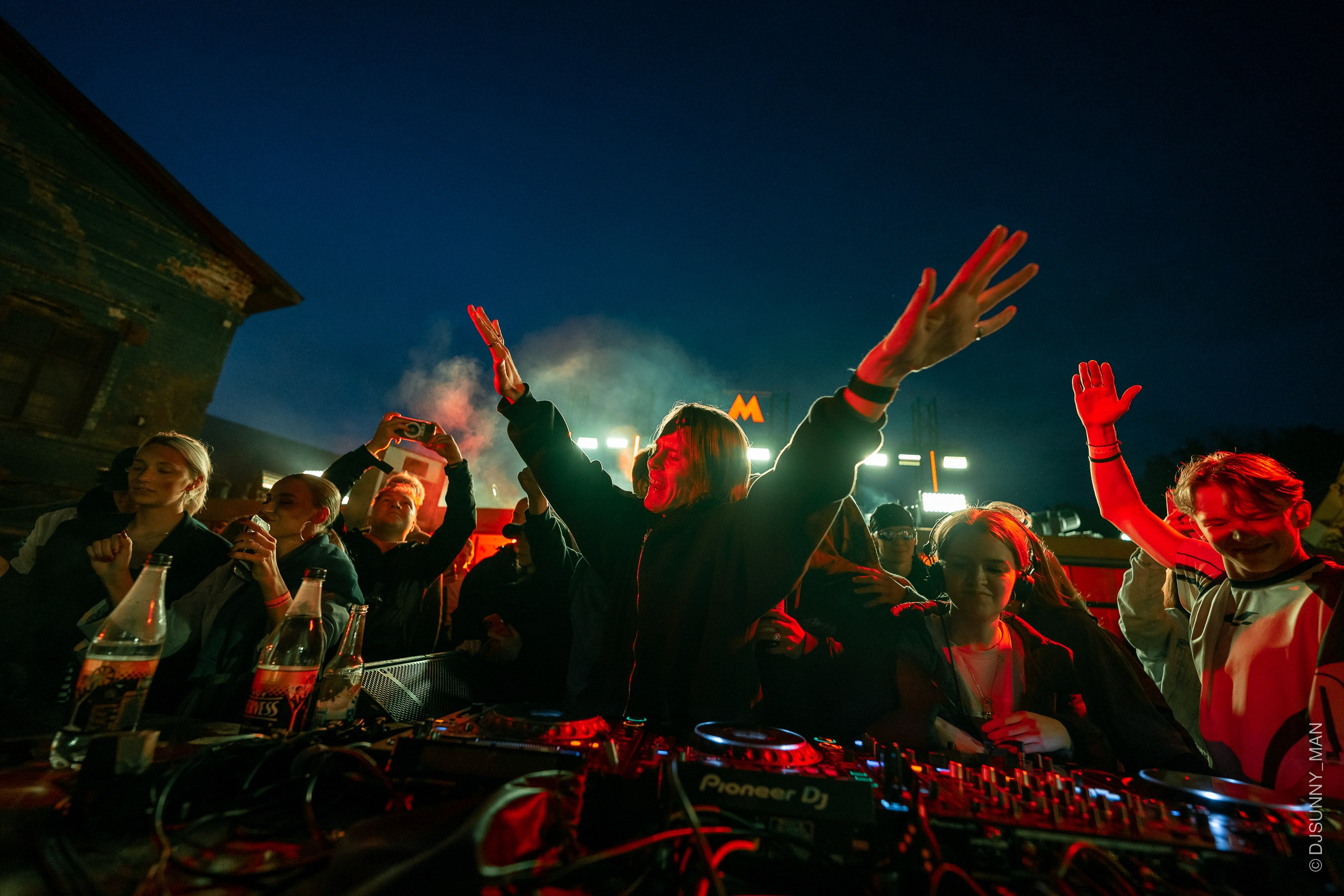 Metro Gorkovskaya. Sunnyman