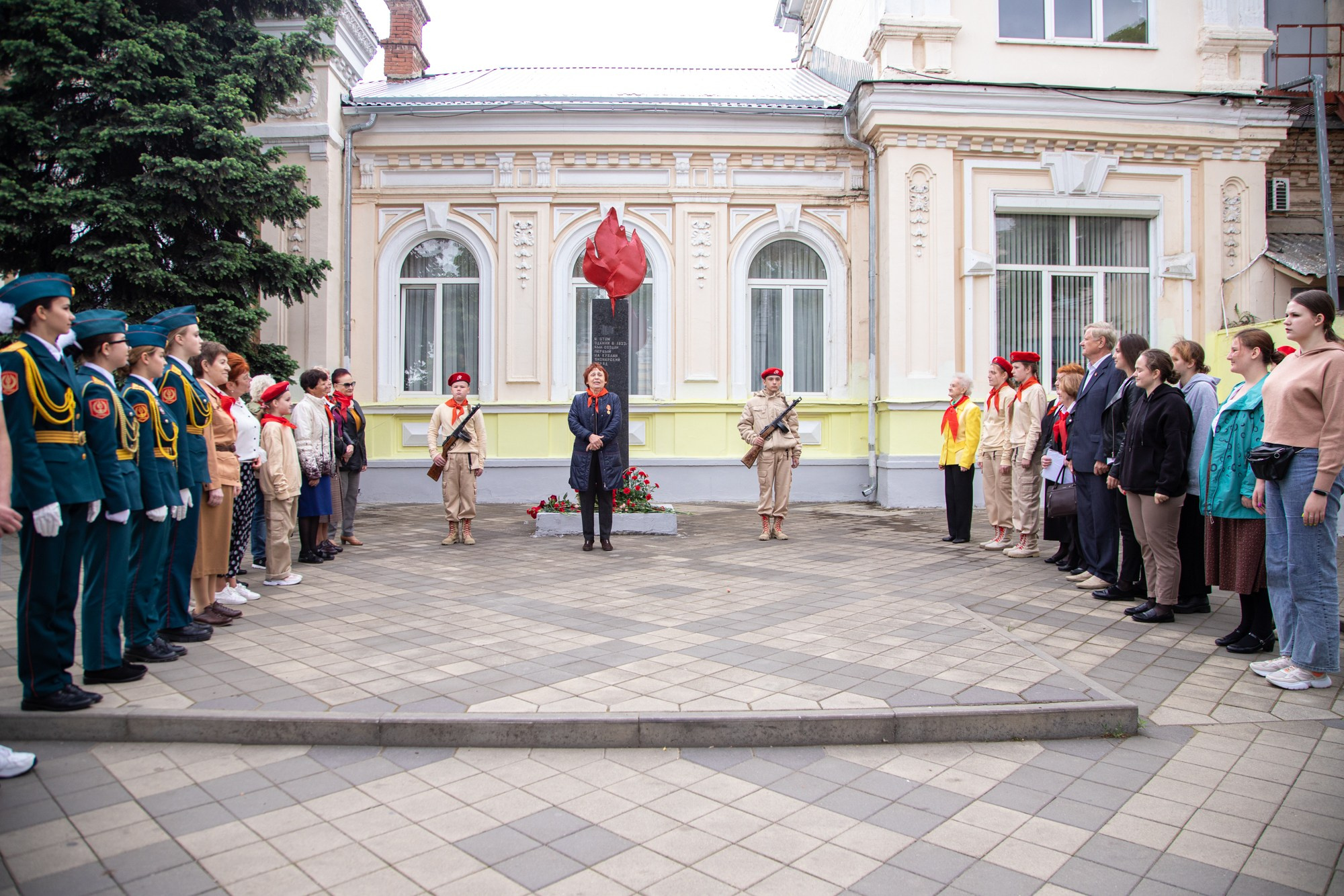 100-летие пионерии. Репортажный, промышленный и маркетплейс-фотограф Дмитрий Чернат