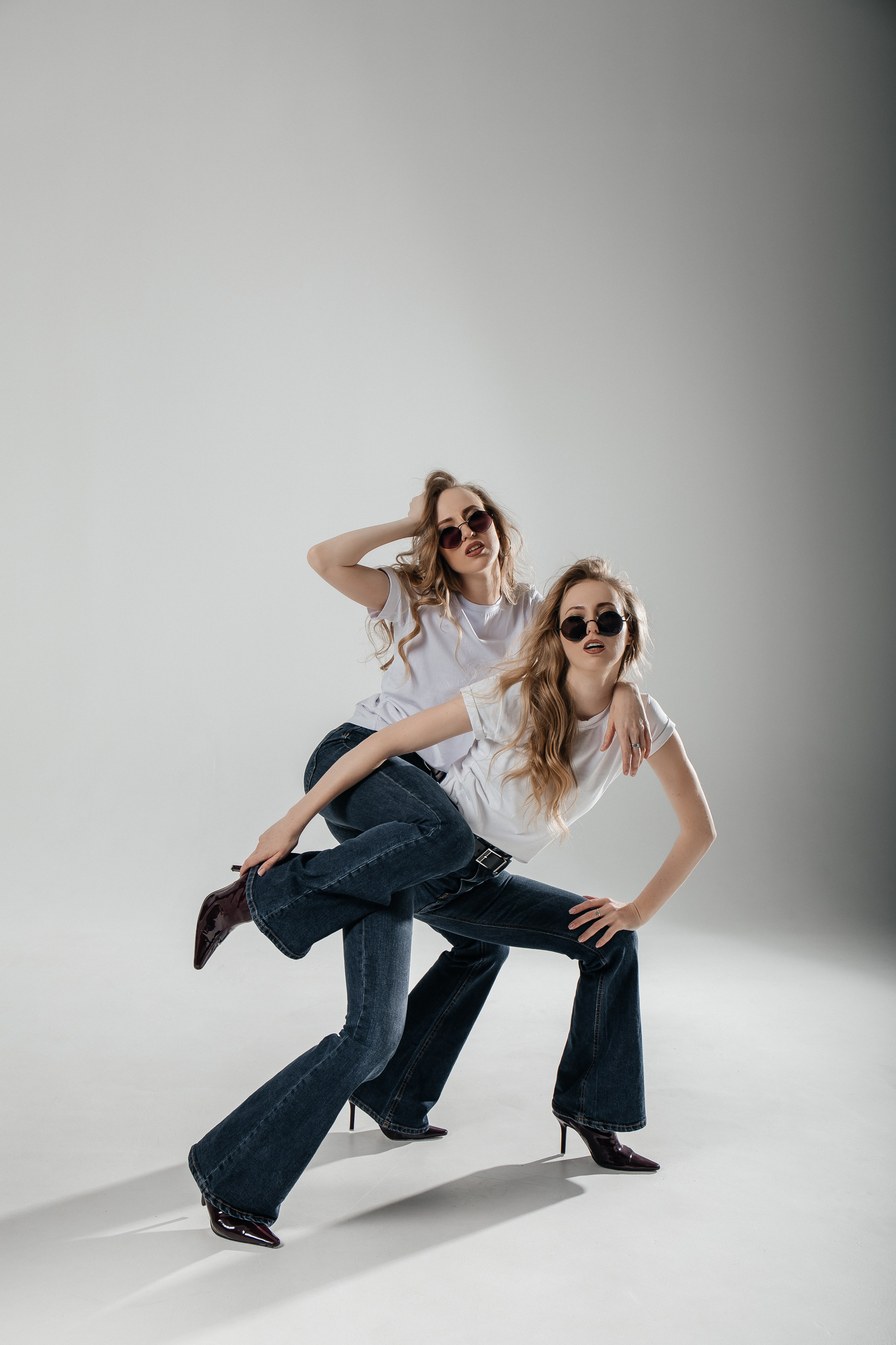 Вика и Настя