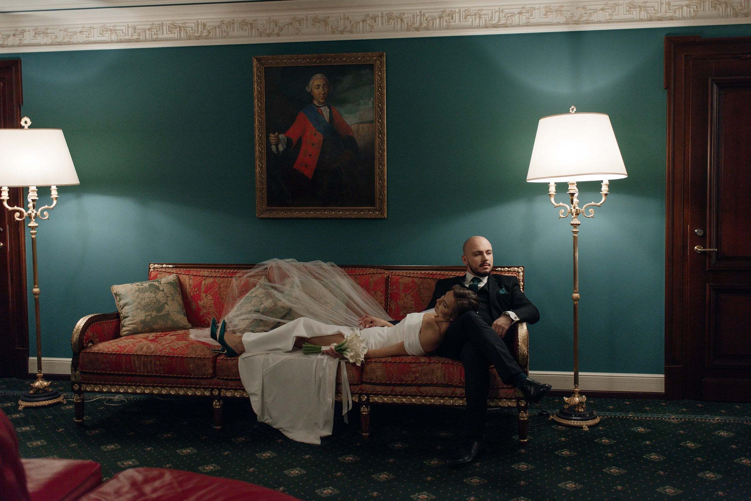 свадебная фотосессия во Дворце Елисеевых, свадебная фотосессия в Талион Империал Отель