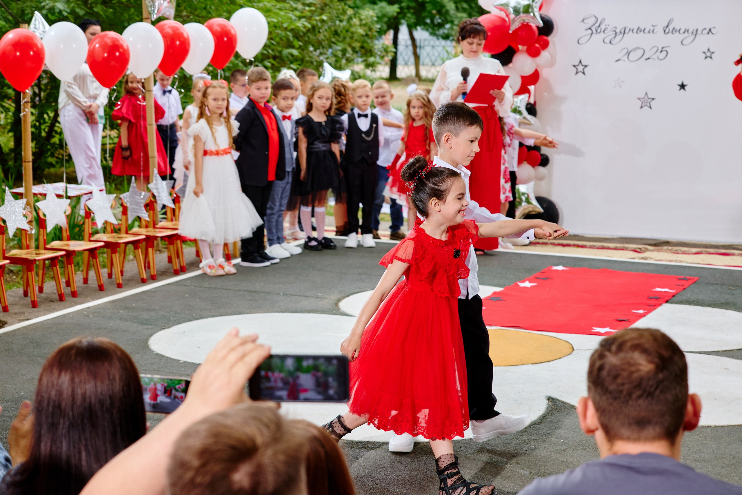 Выпускной 45 сад. Фотограф Выпускные альбомы Таганрог Сергей Коробченко