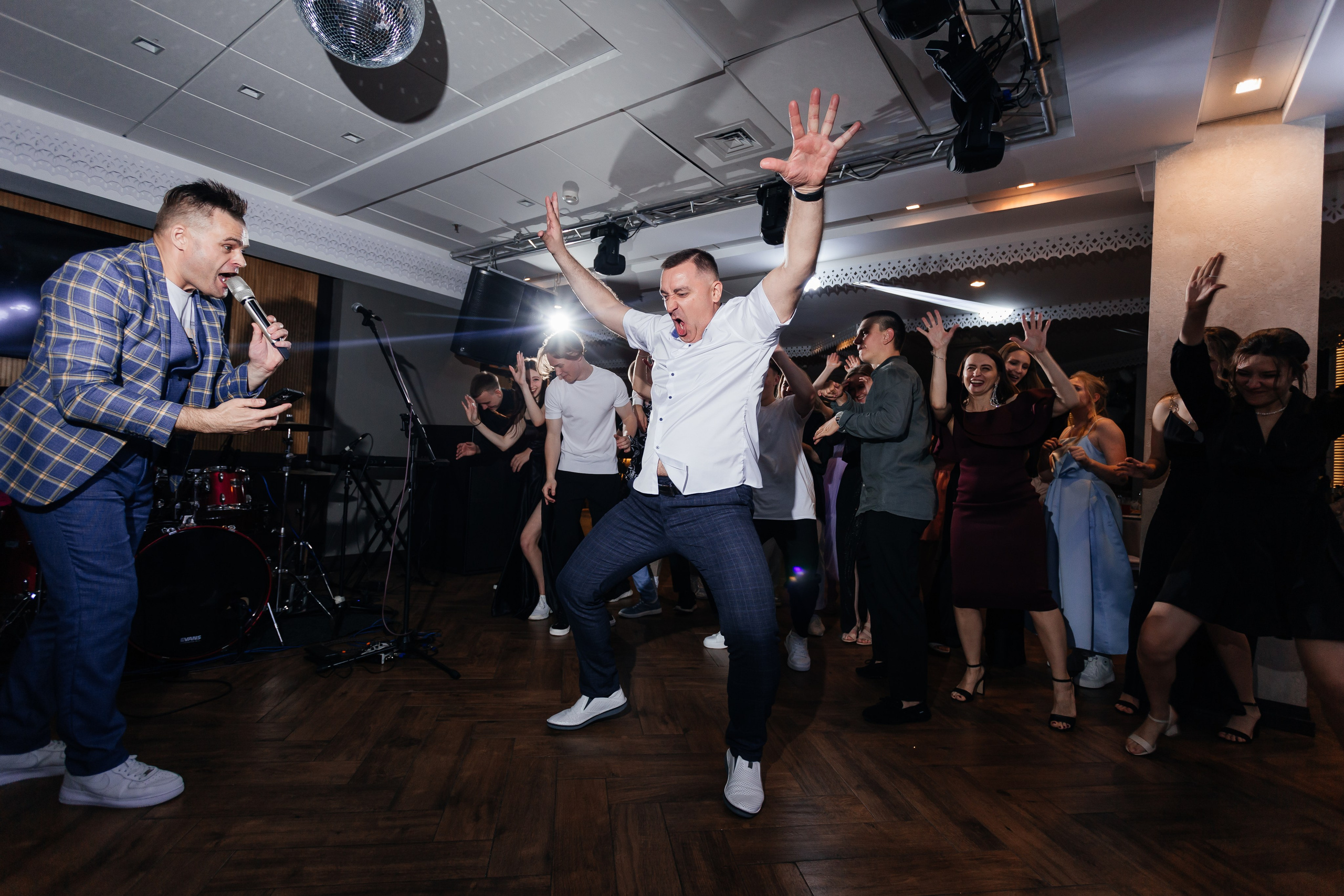 Выпускной 11 «А». Школа № 42. Свадебный фотограф в Краснодаре Николай Крауз