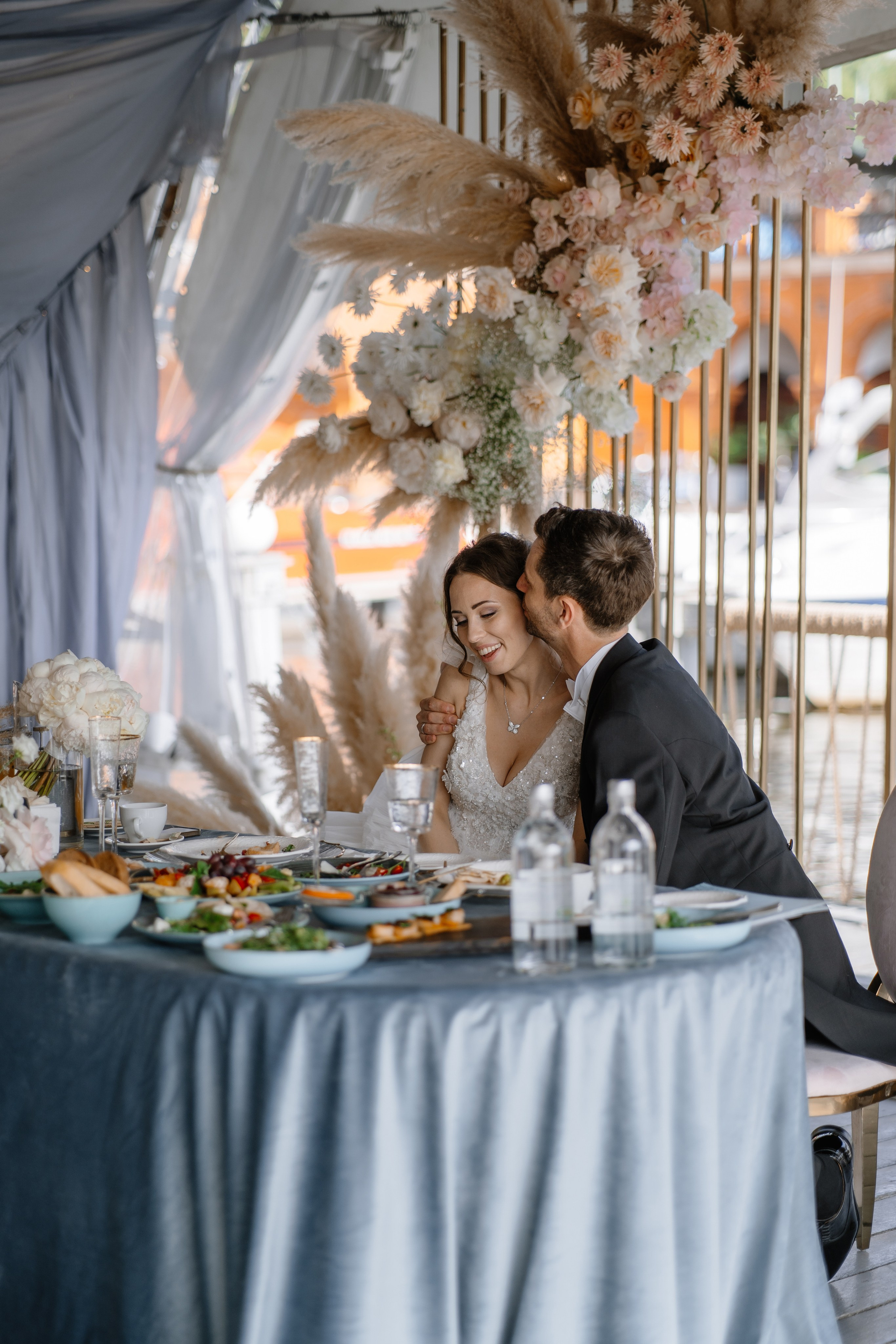 Выездная регистрация свадьбы в ресторане River Club Moscow. Свадебный и семейный фотограф в Москве Светлана Зоткина