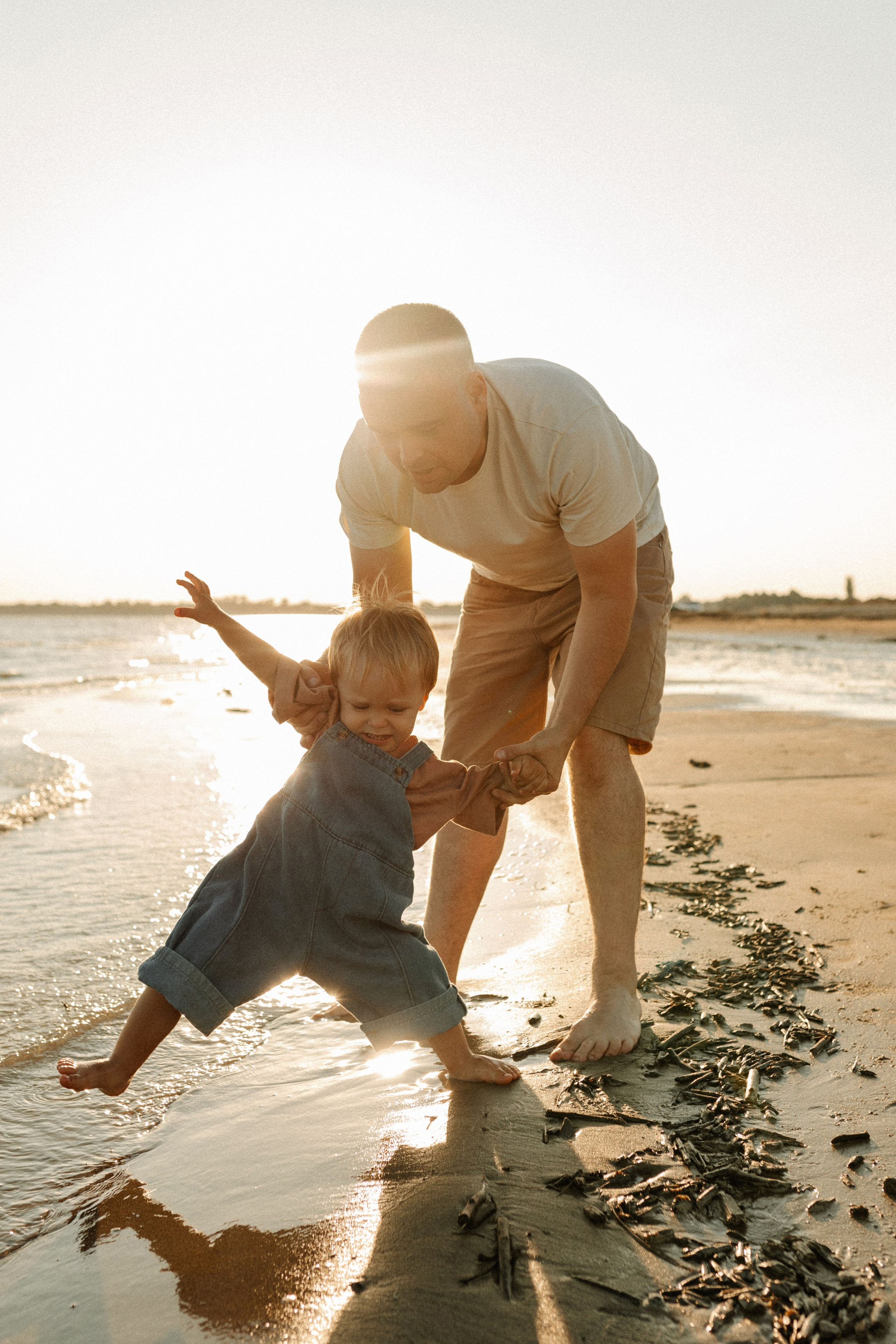 Трое у реки, не считая фотографа. Семейный фотограф в Краснодаре Яна Морева