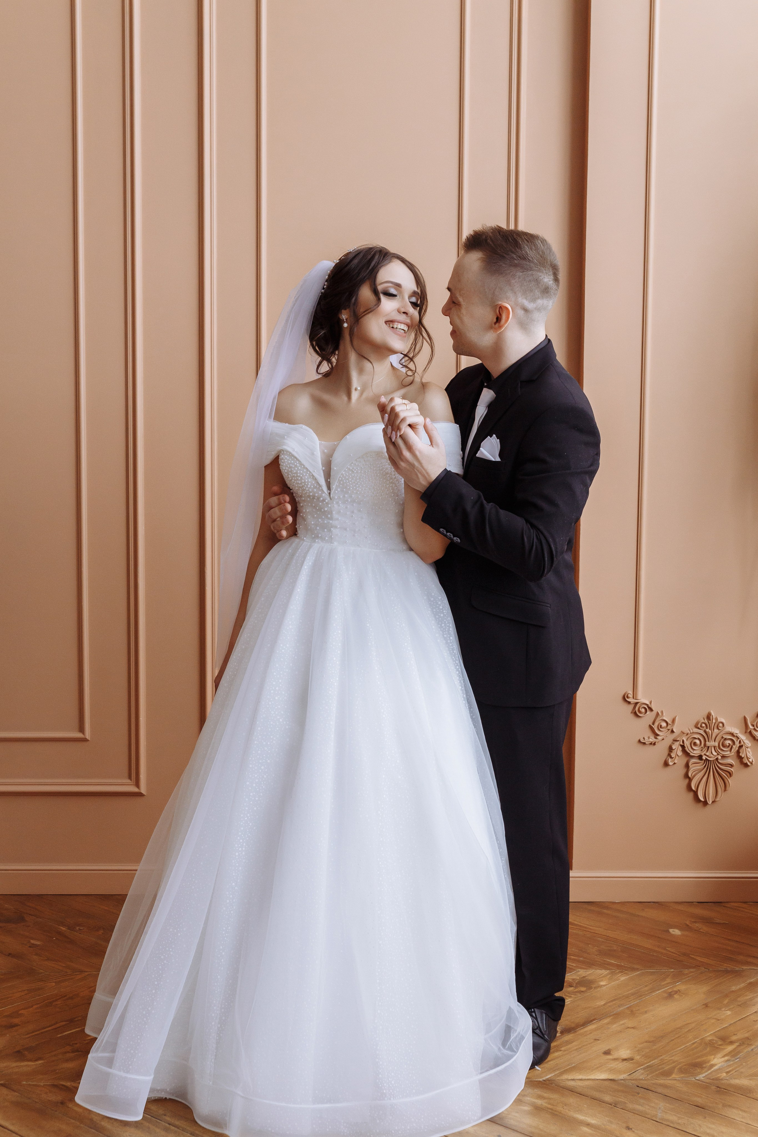 Павел, Мария — фотографии в студии и парке. Событийный фотограф Максим Бескоровайновнов