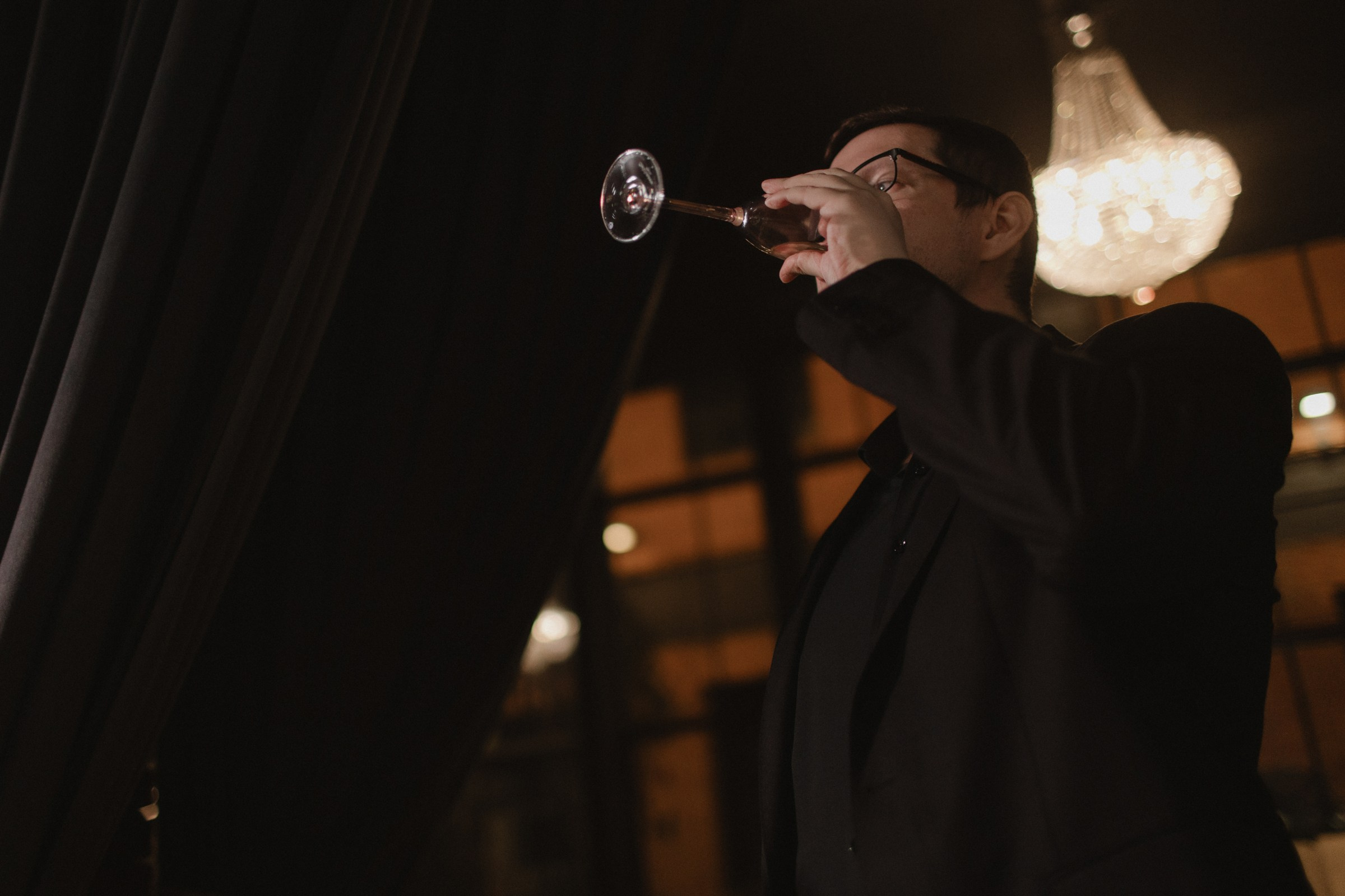 Собираемся на свадьбу вместе с фотосессией для двоих на утренние сборы. Свадебный, репортажный и портретный фотограф Сочи, Краснодар. Александра Зайцева