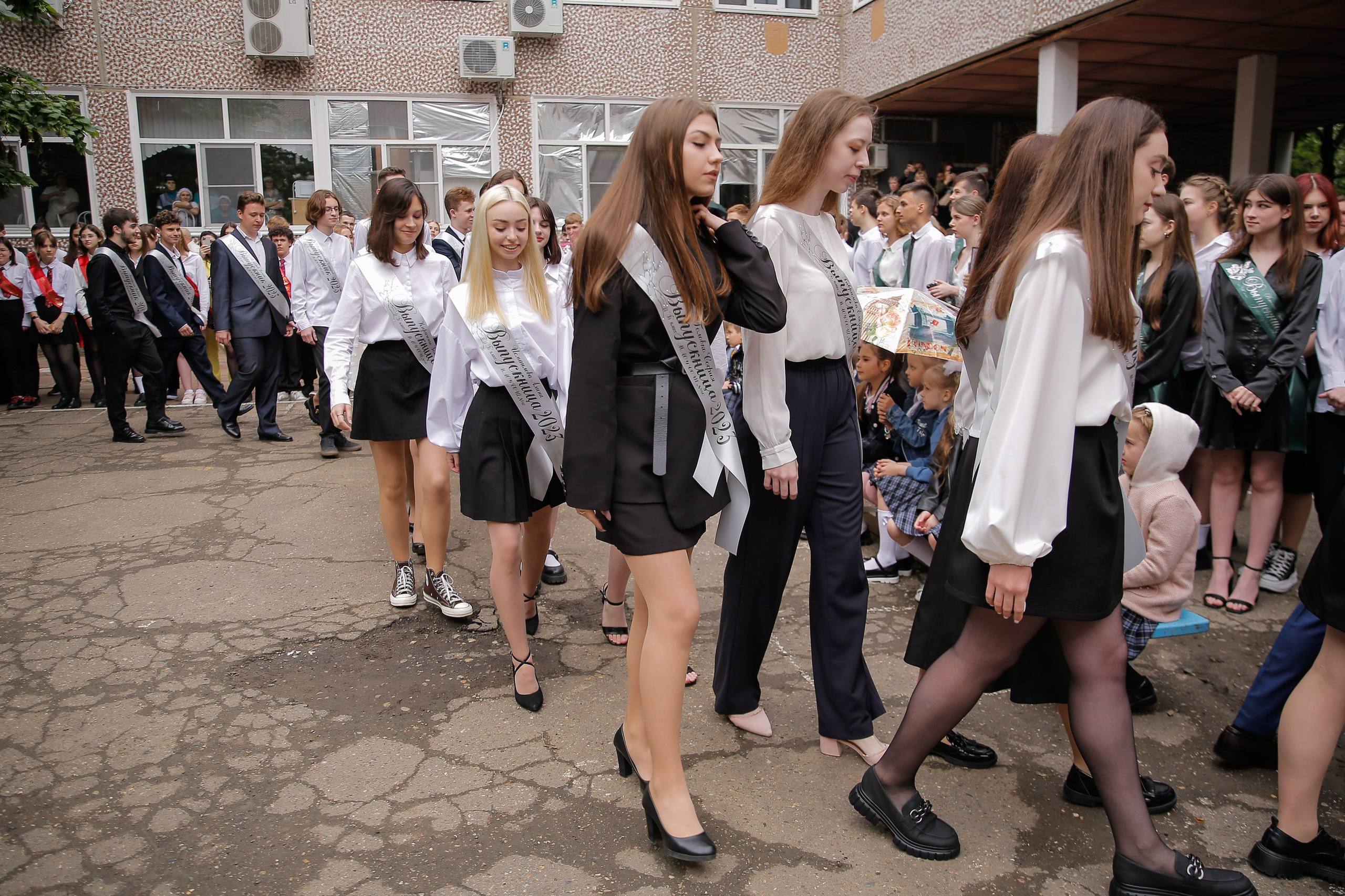 Последний звонок 11 класс. Классные выпускные альбомы Классфото Краснодар