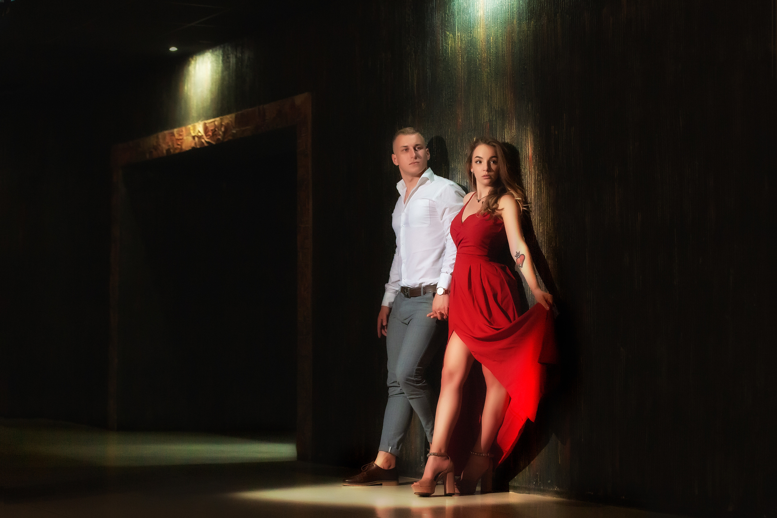 Love Story или предсвадебная фотосессия в Барановичах и Несвиже. Свадебный фотограф в Барановичах Вячеслав Шах-Гусейнов, фотошкола