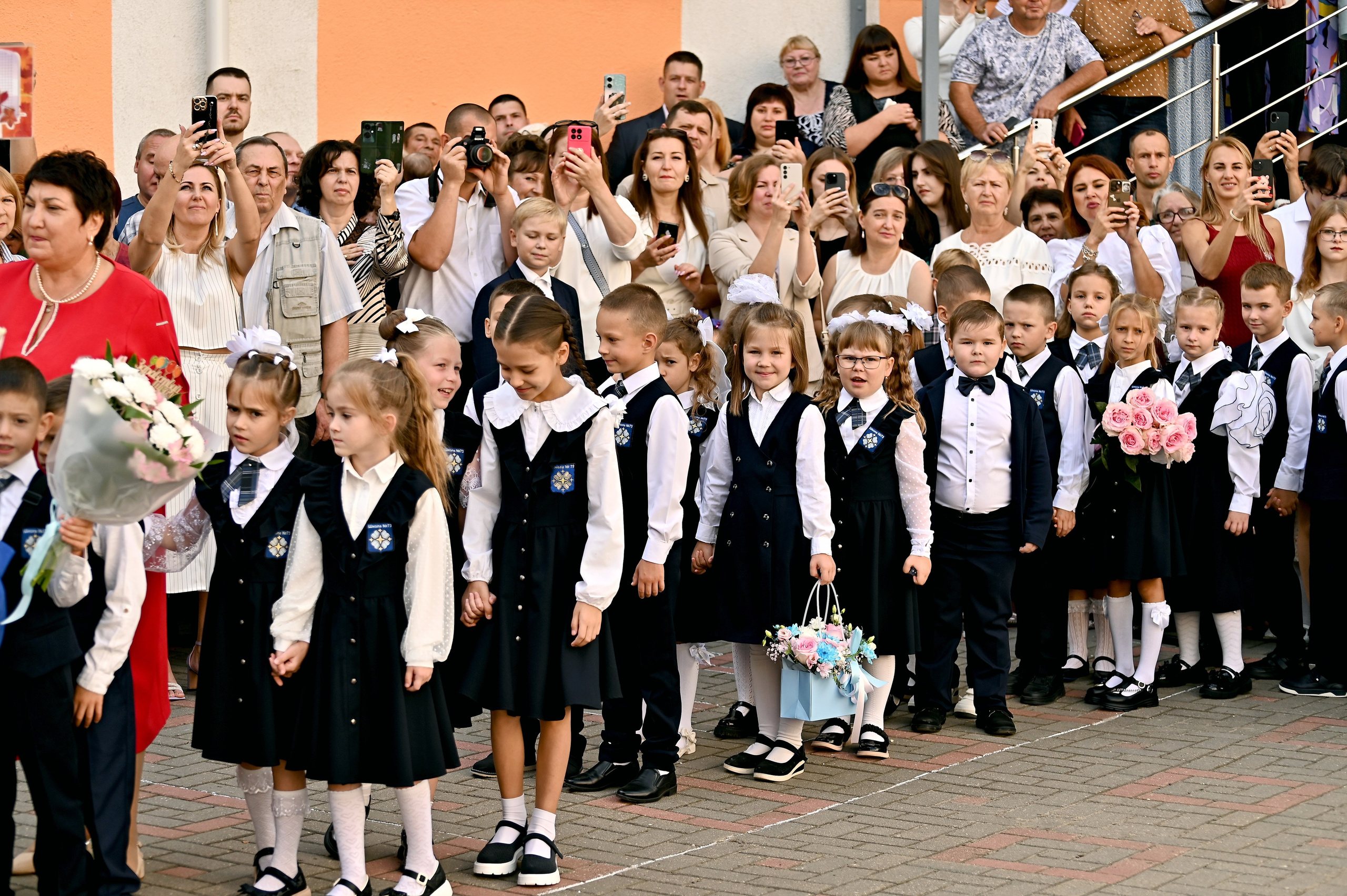 Первоклассник. ФОТОГРАФ ВАШИХ МЕРОПРИЯТИЙ РЯЗАНЬ СЕРГЕЙ КЛЮЕВ Концертная фотография близка к репортажу и портретной съемке