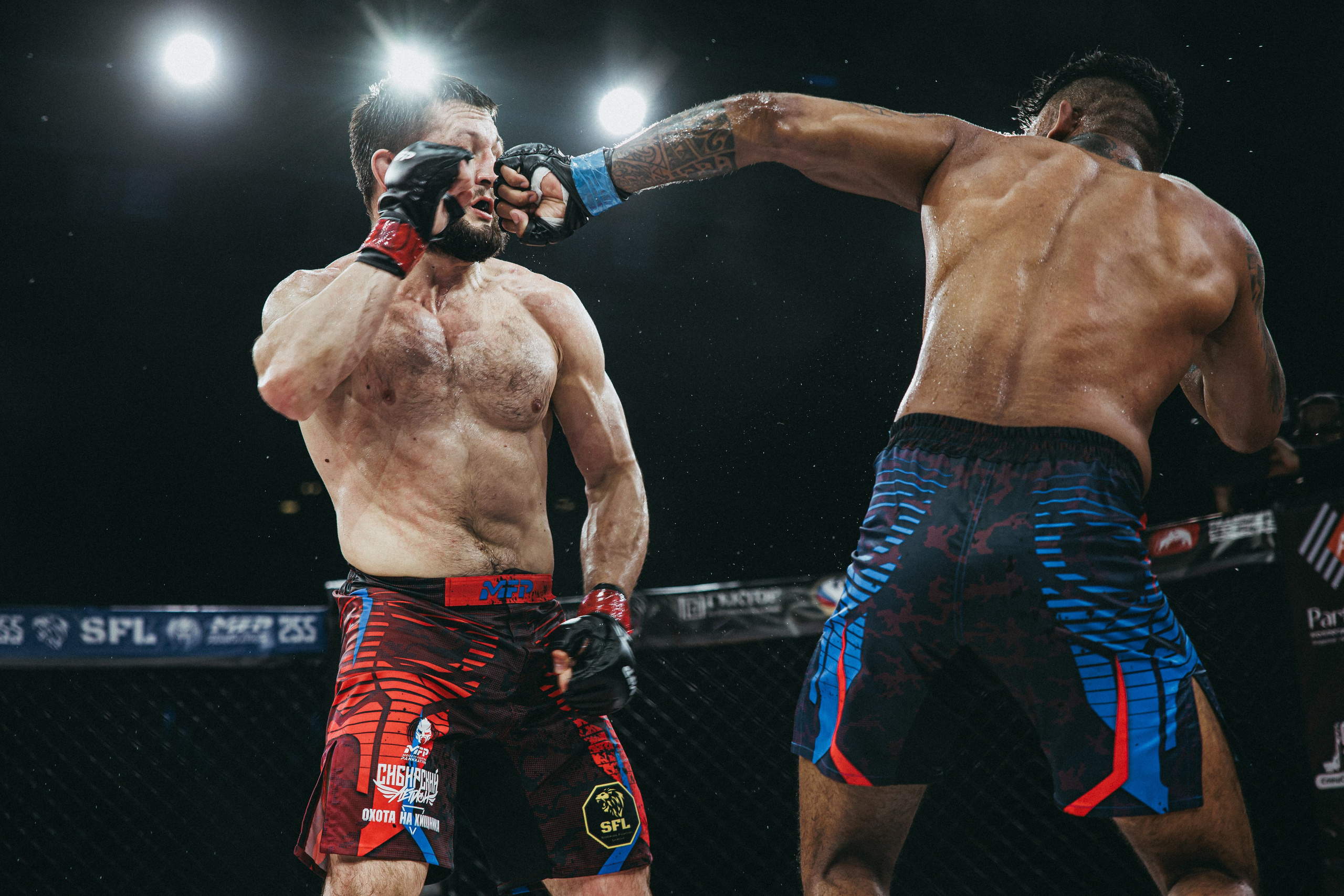 MFP255 ДУГЛАС РИБЕЙРО VS МАКСИМ БУТОРИН. Фотограф Иркутск Антипин Сергей