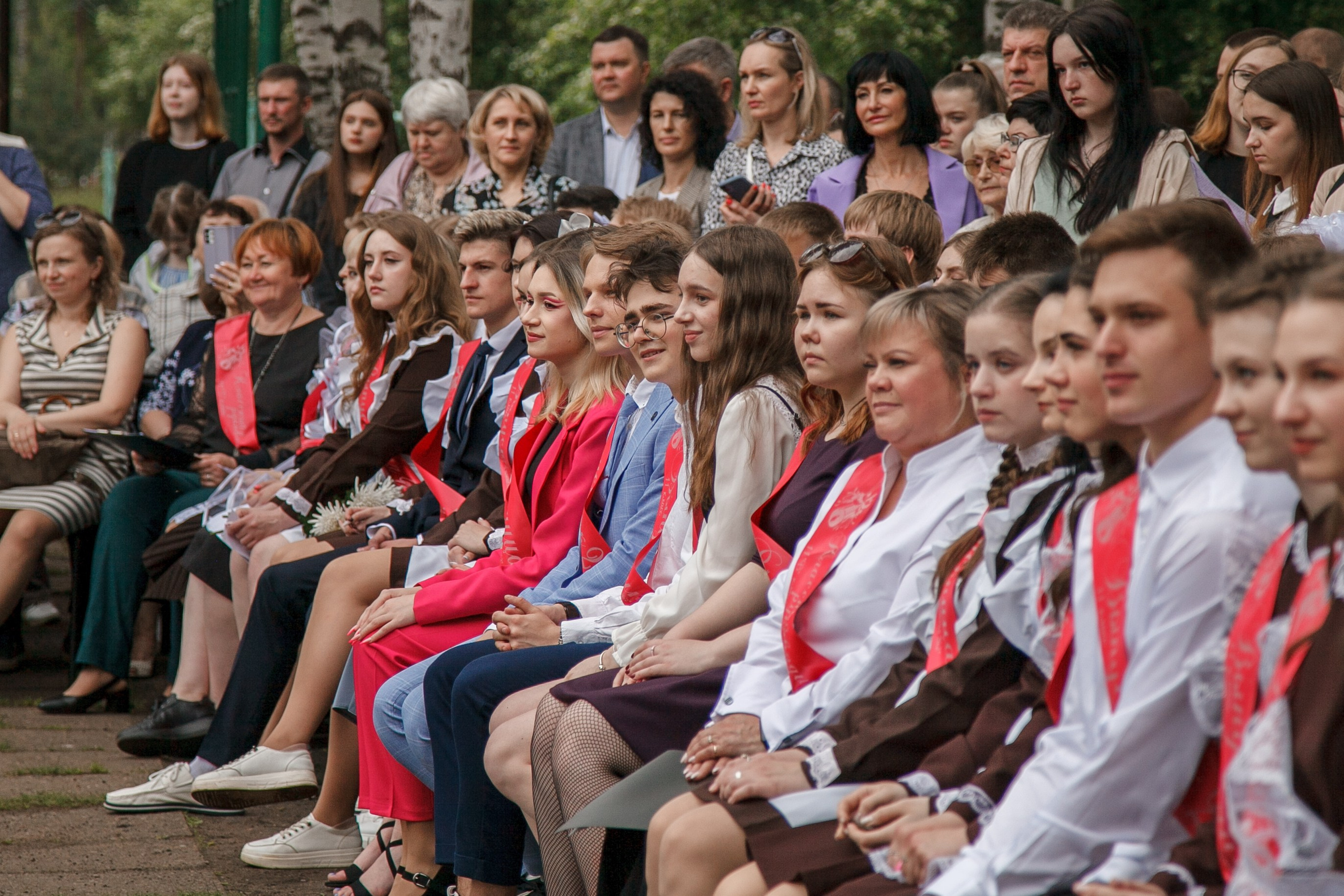 Последний звонок. Ирина Коновалова школьный фотограф. Выпускные альбомы Ярославль