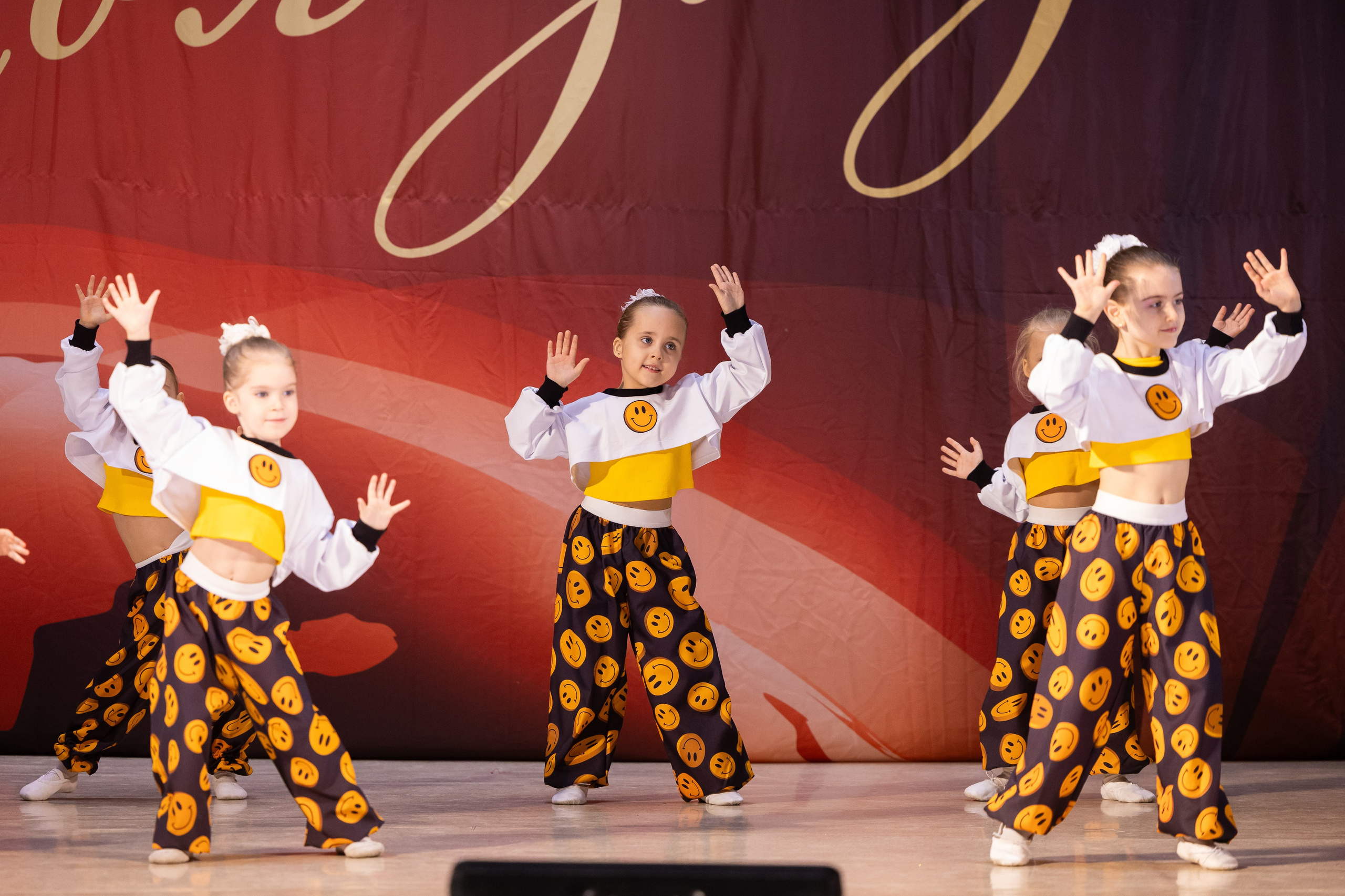 9 ноября, танцевальные номера, г. Волгоград. Золотое яблочко